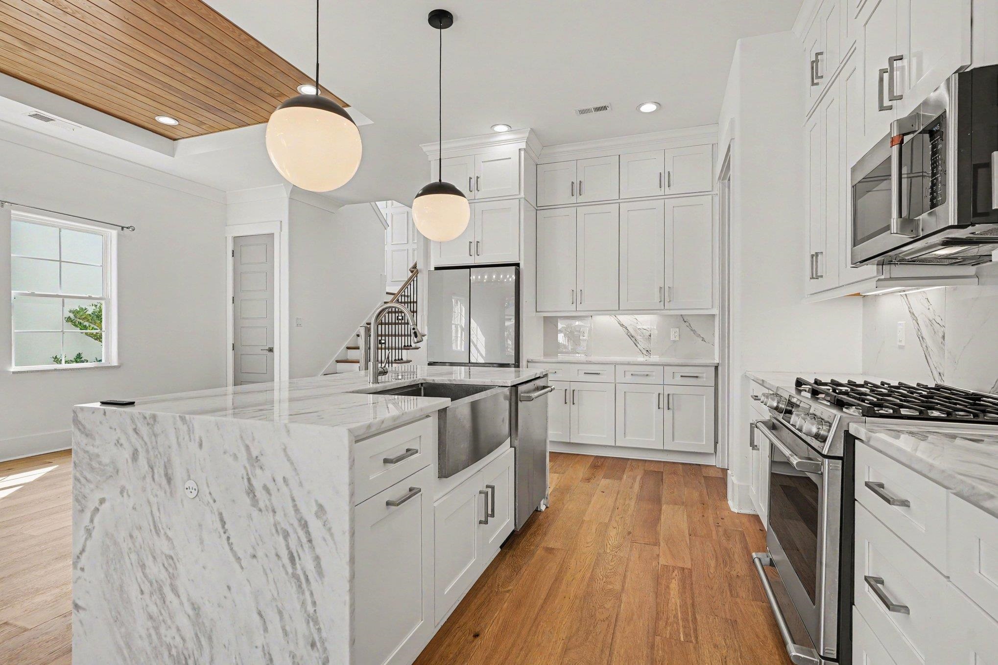 6774 Ocean Breeze Loop Property Photo 10