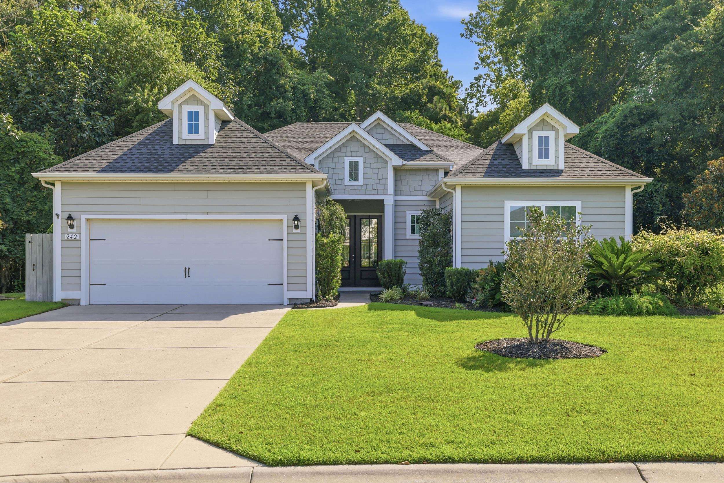 242 Hyacinth Loop