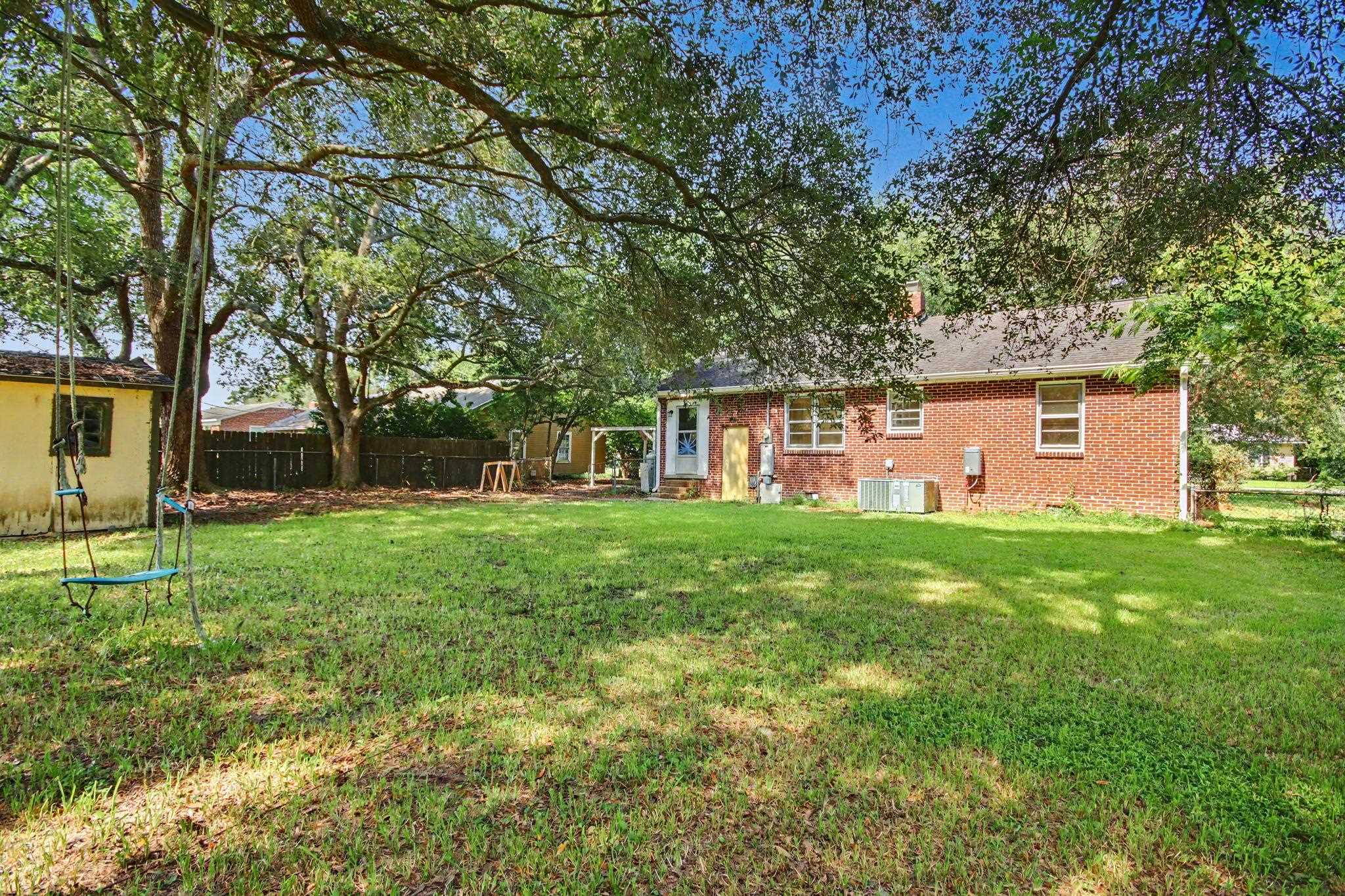 1916 Calhoun Dr. Property Photo 4