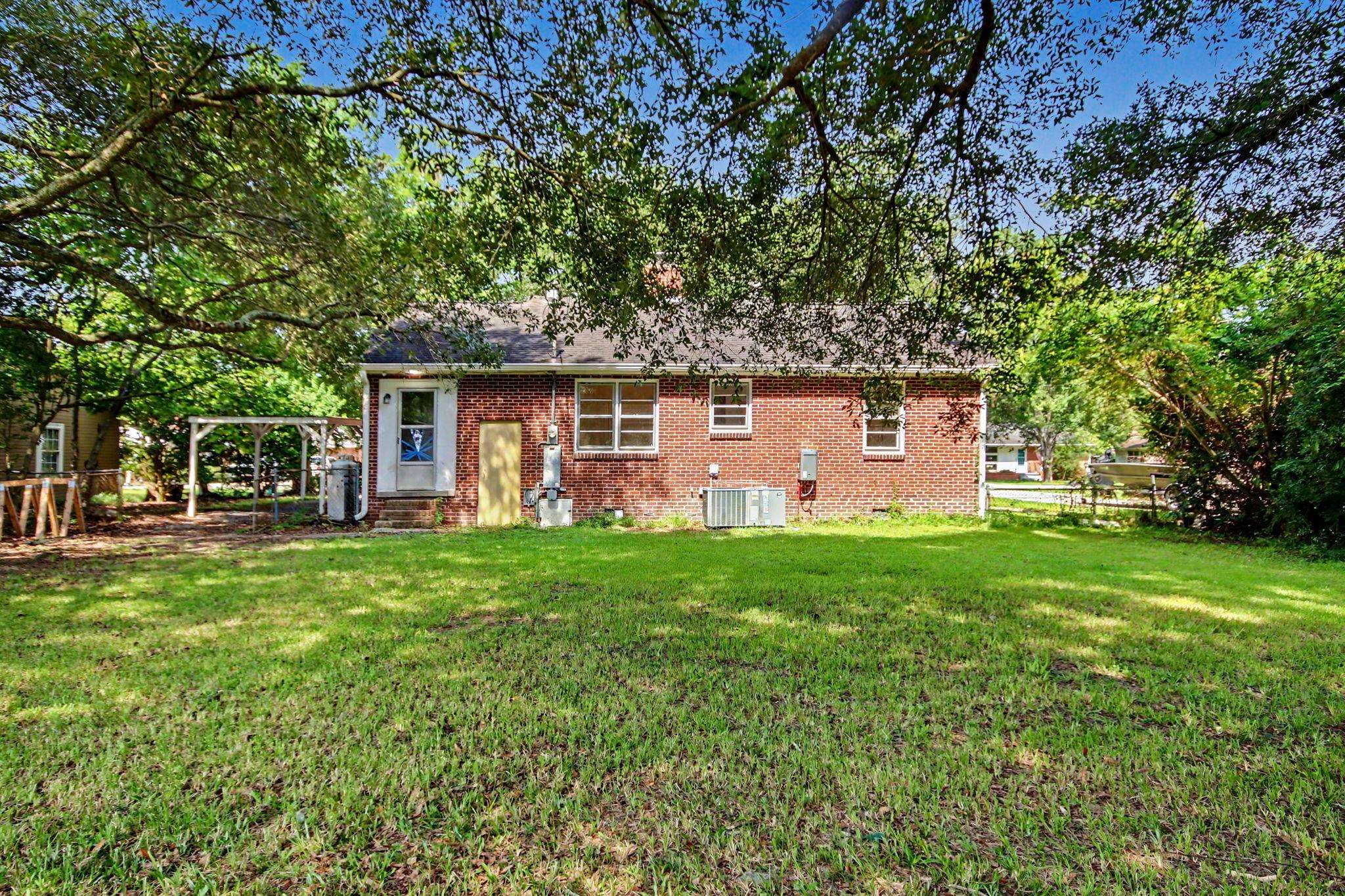 1916 Calhoun Dr. Property Photo 5