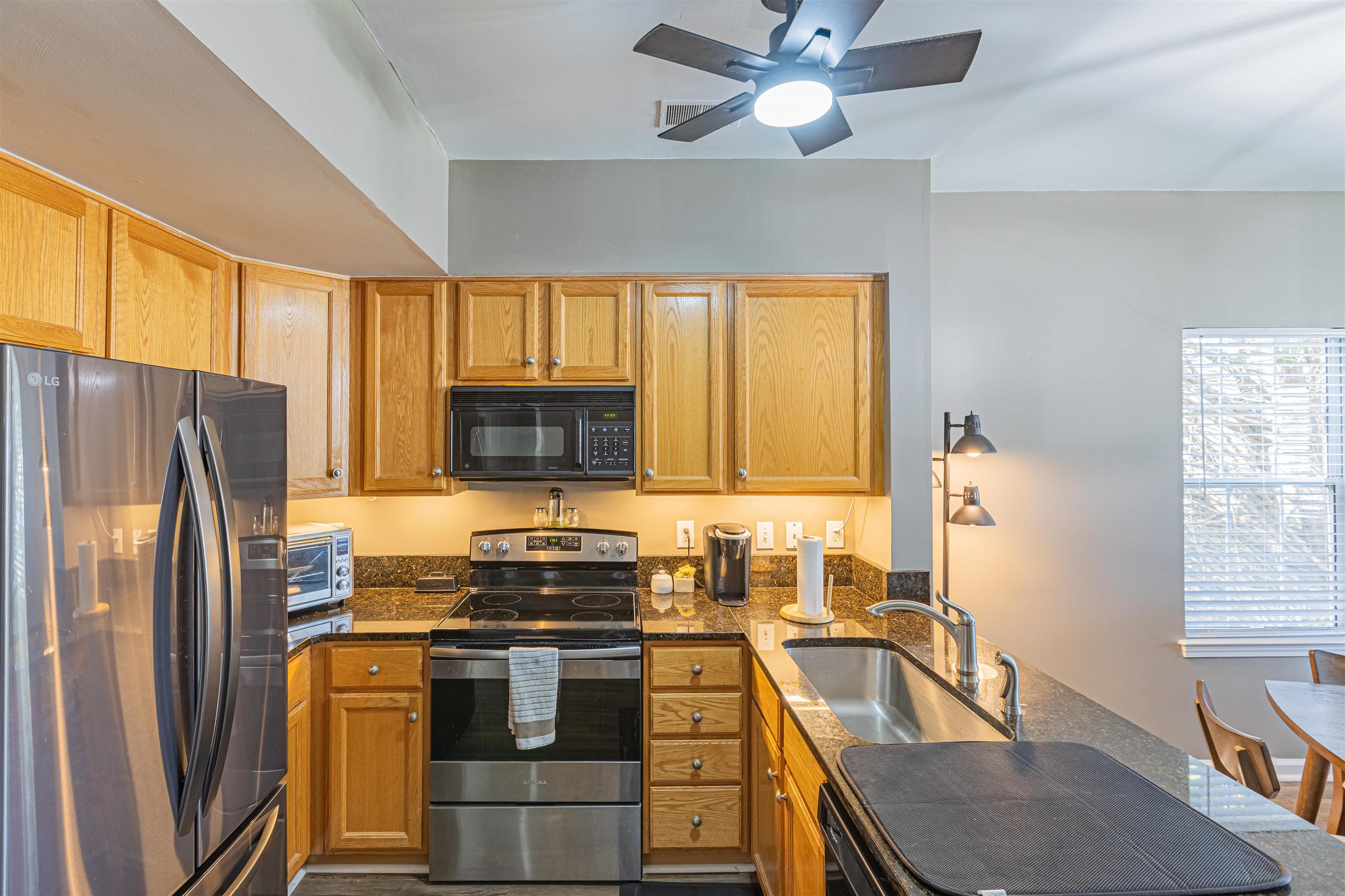 4585 Girvan Dr. Property Photo 8