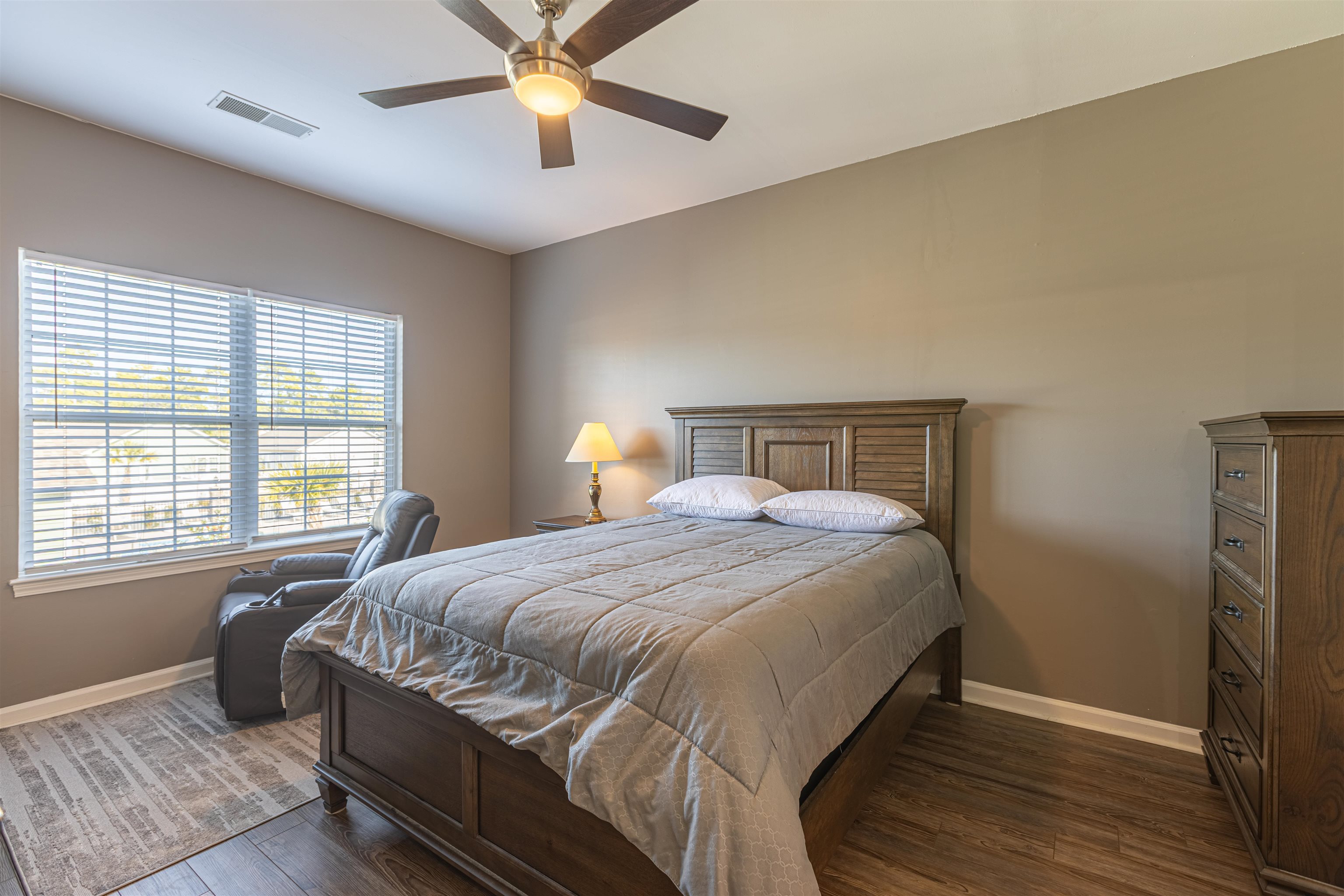 4585 Girvan Dr. Property Photo 19