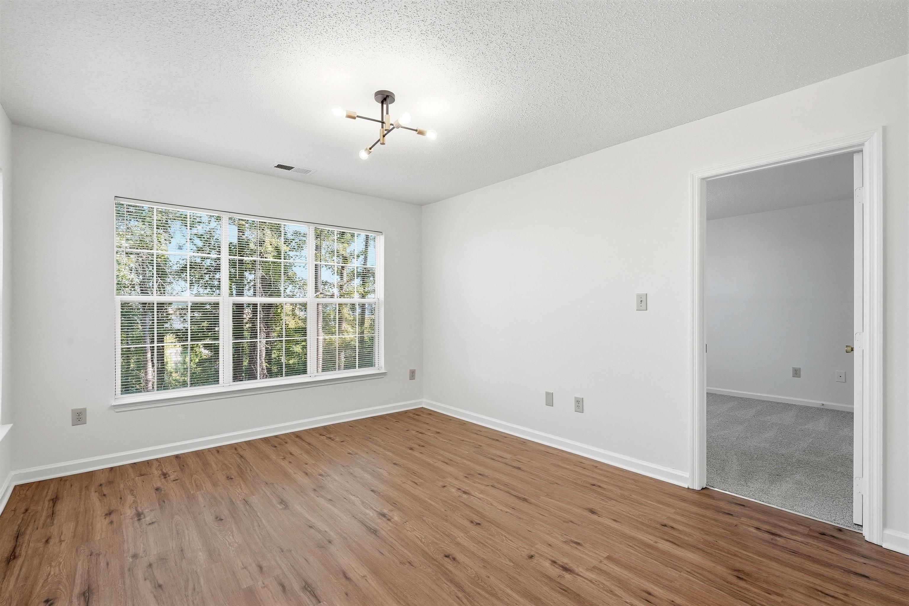 4239 Villas Dr. Property Photo 11