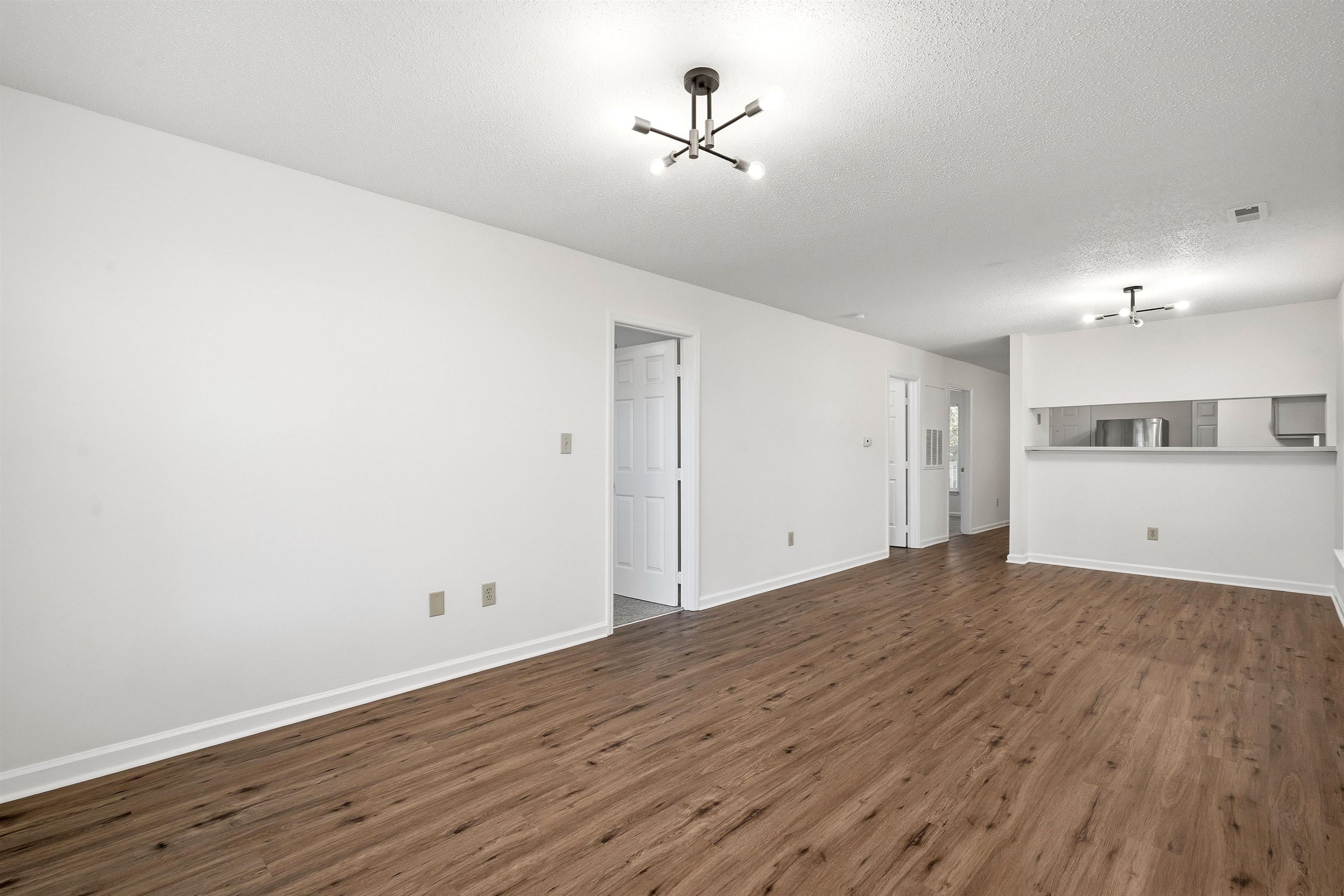 4239 Villas Dr. Property Photo 13