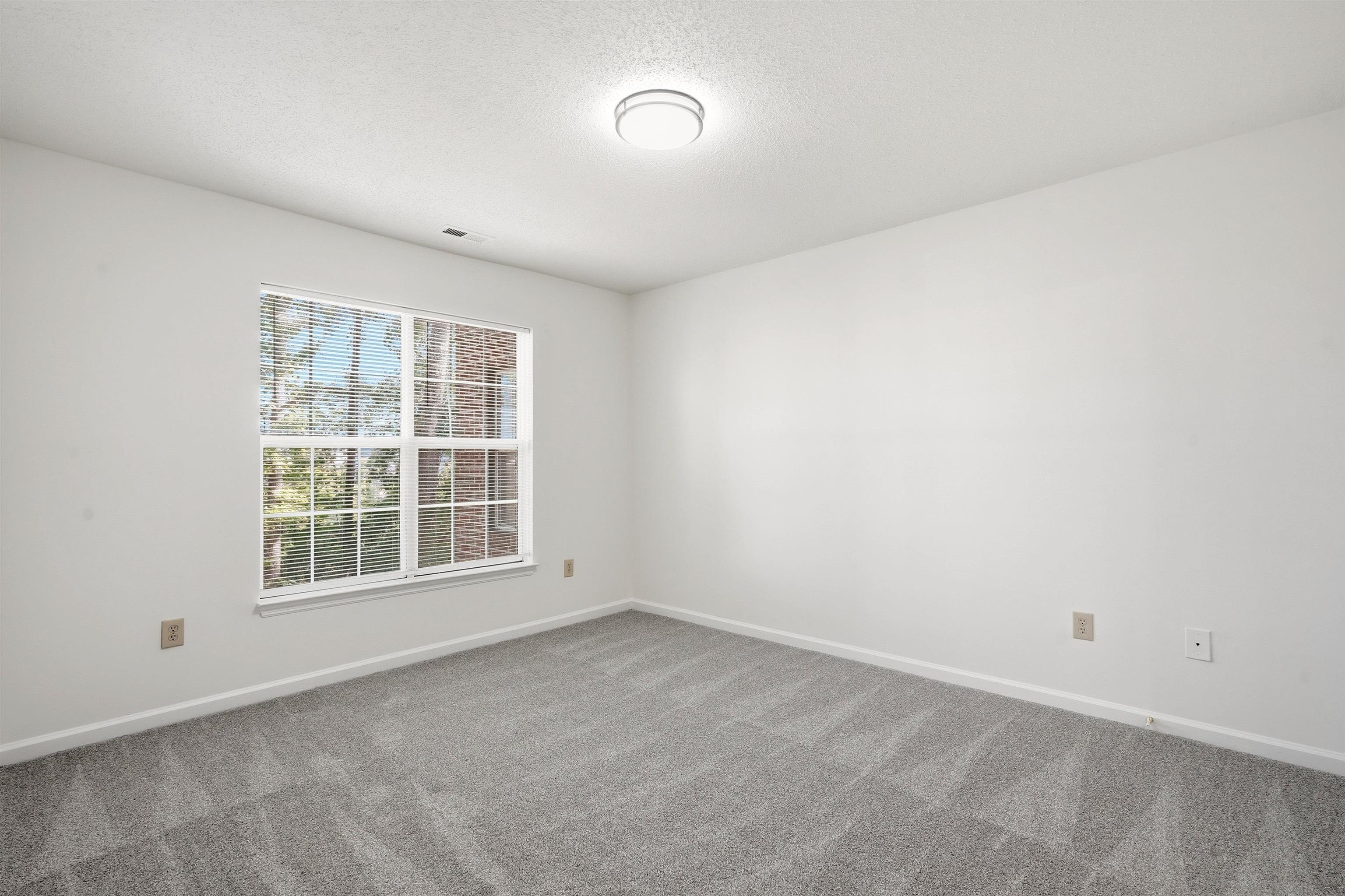 4239 Villas Dr. Property Photo 14