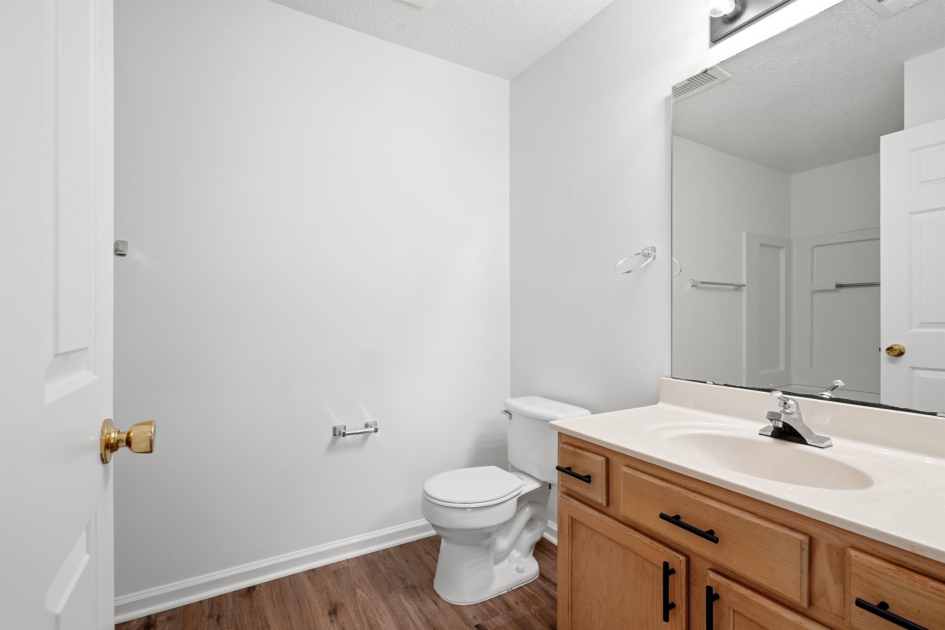 4239 Villas Dr. Property Photo 15
