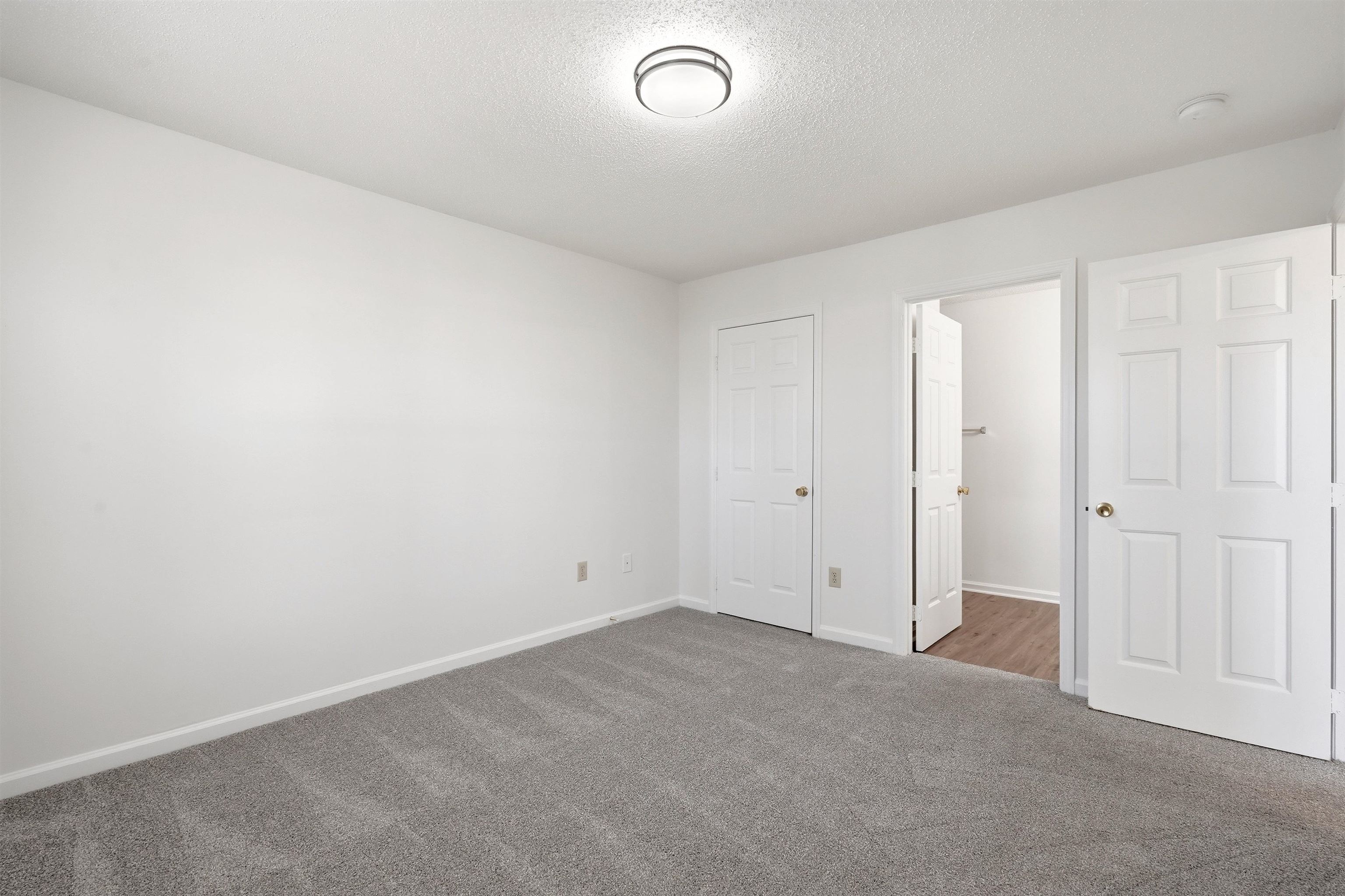 4239 Villas Dr. Property Photo 17