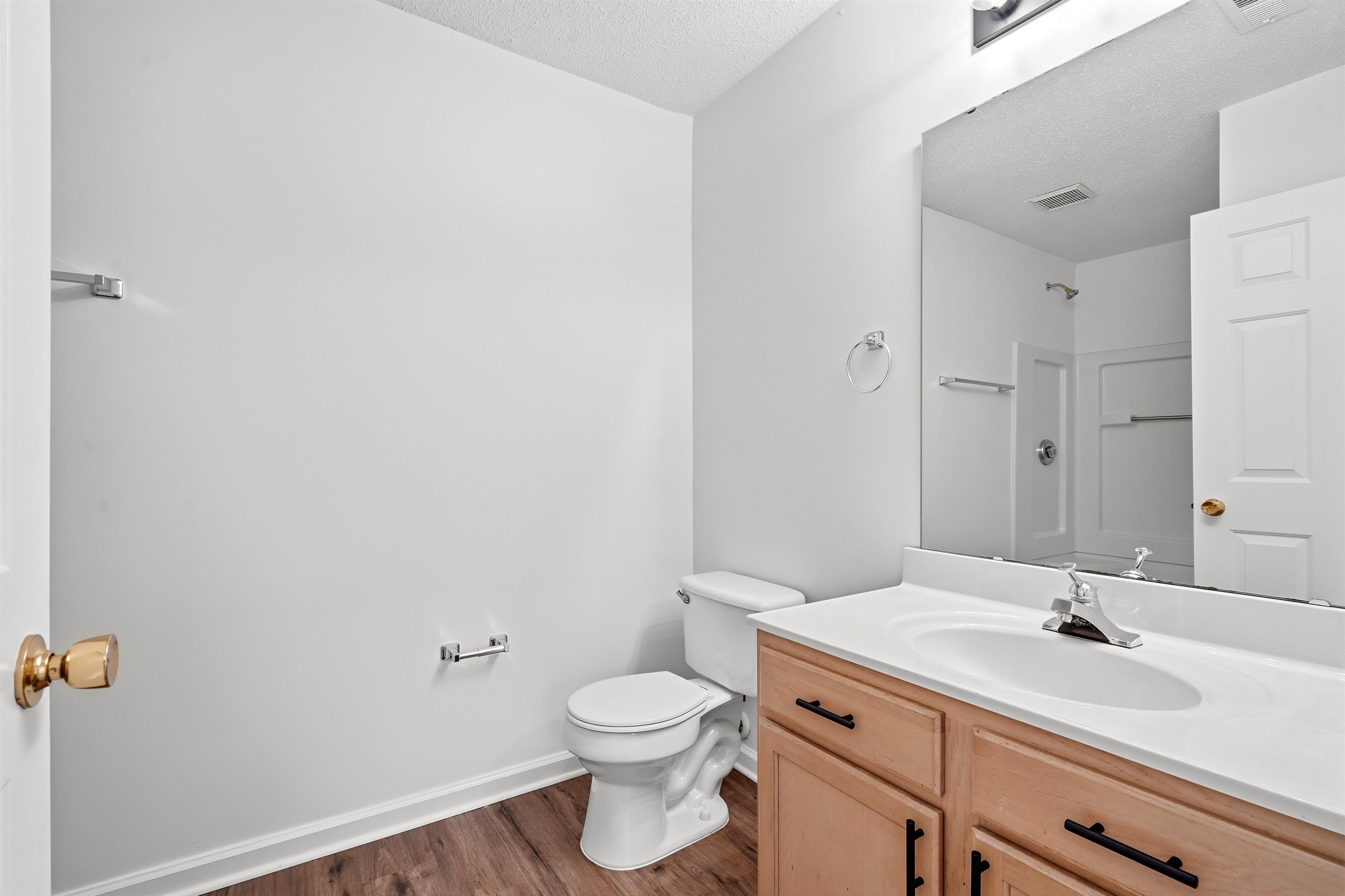 4254 Villas Dr. Property Photo 16