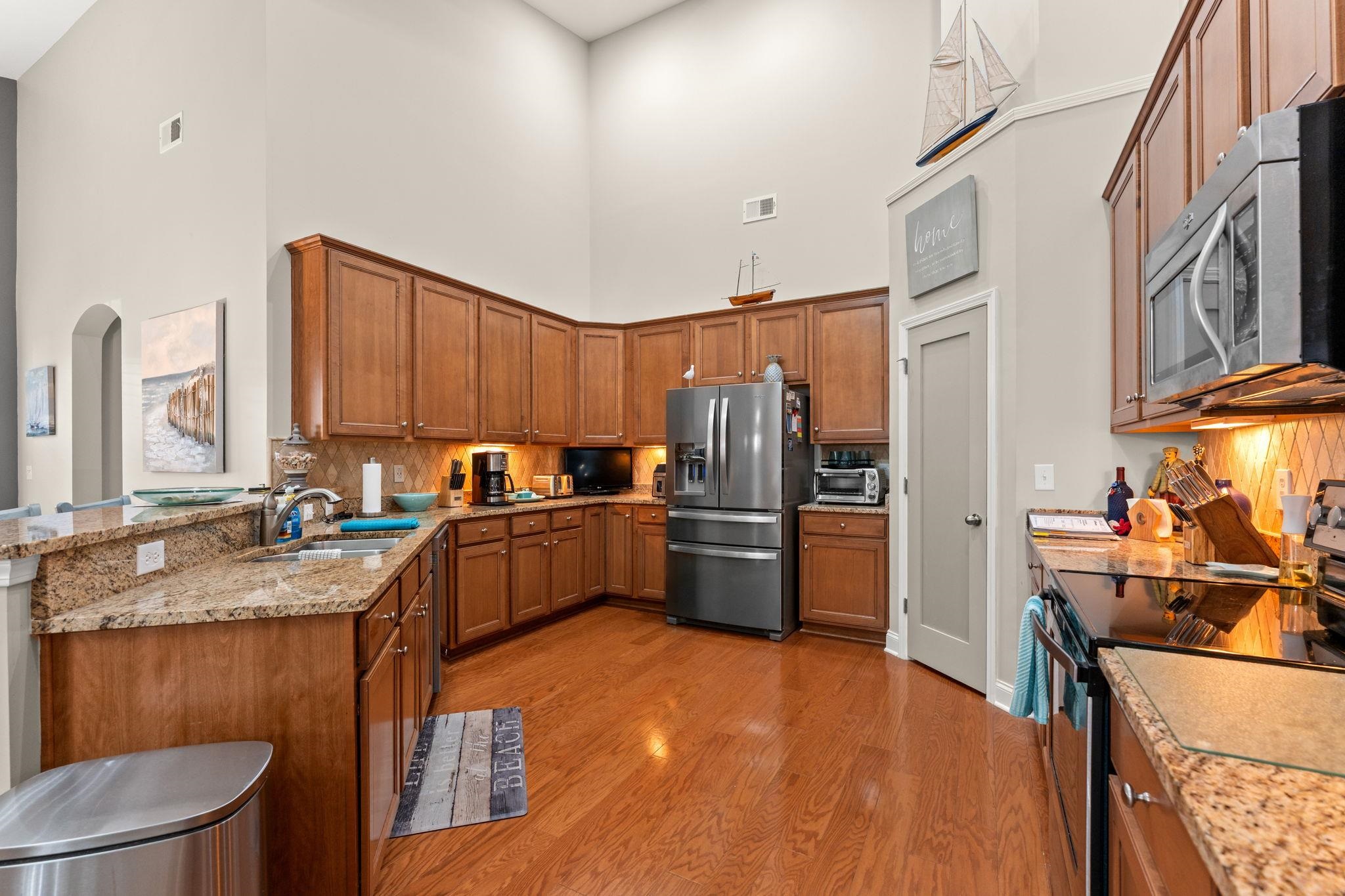 6244 Catalina Dr. Property Photo 11