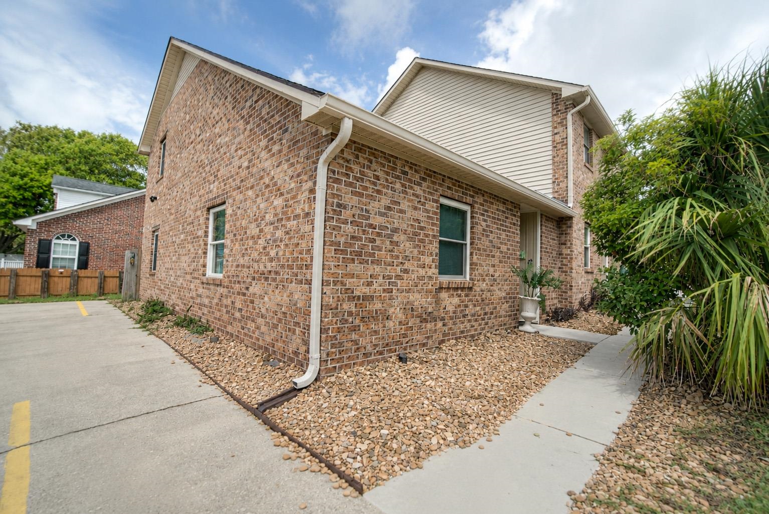 1408 Perrin Dr. Property Photo 10