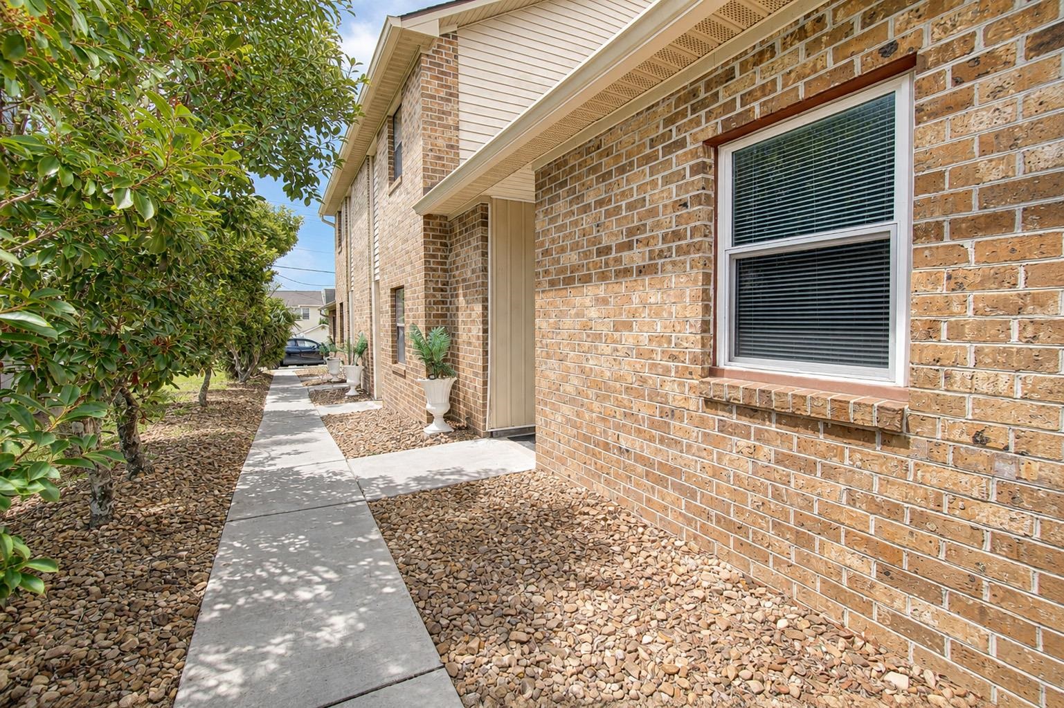 1408 Perrin Dr. Property Photo 11