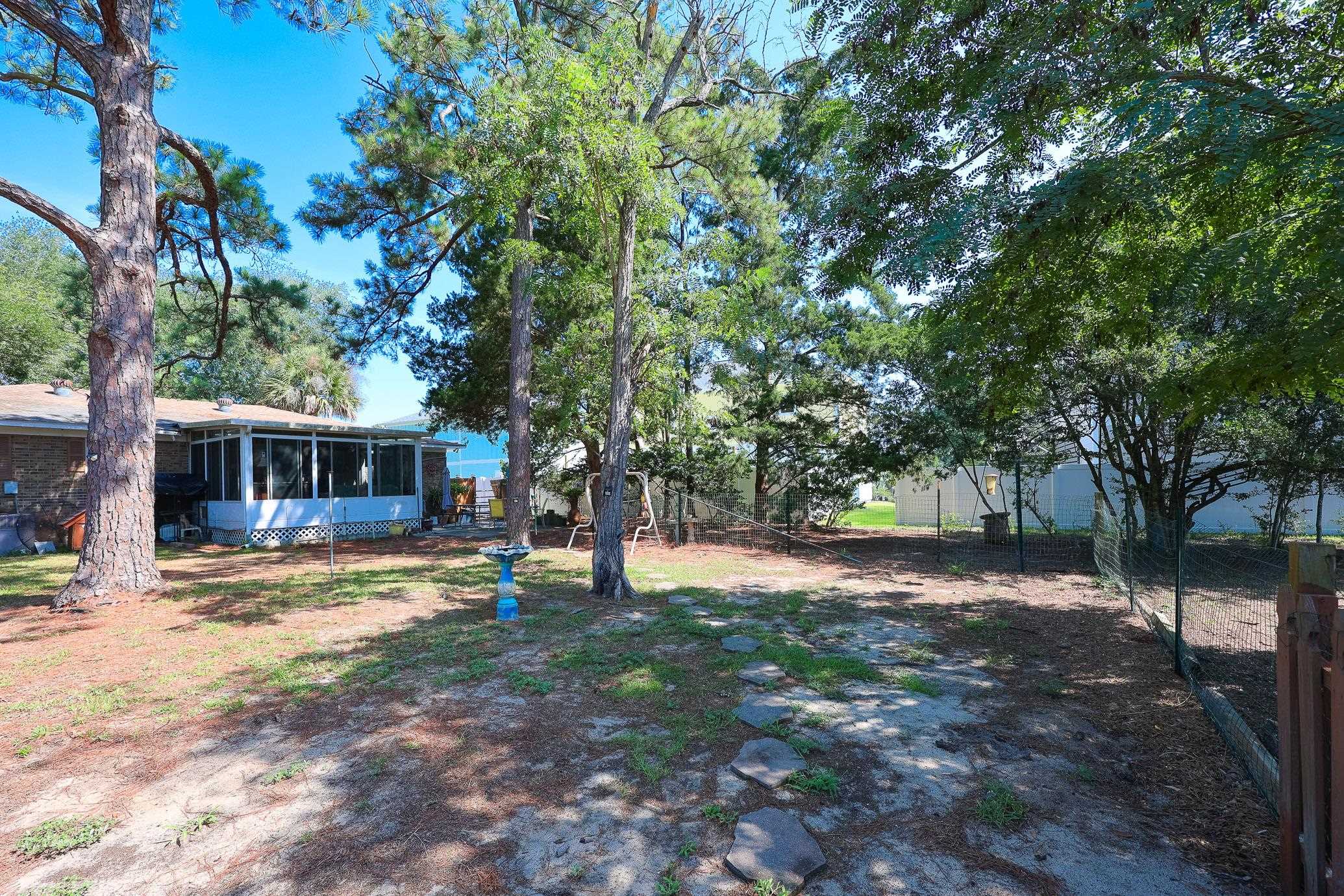 903 Tiffany Ln. Property Photo 28