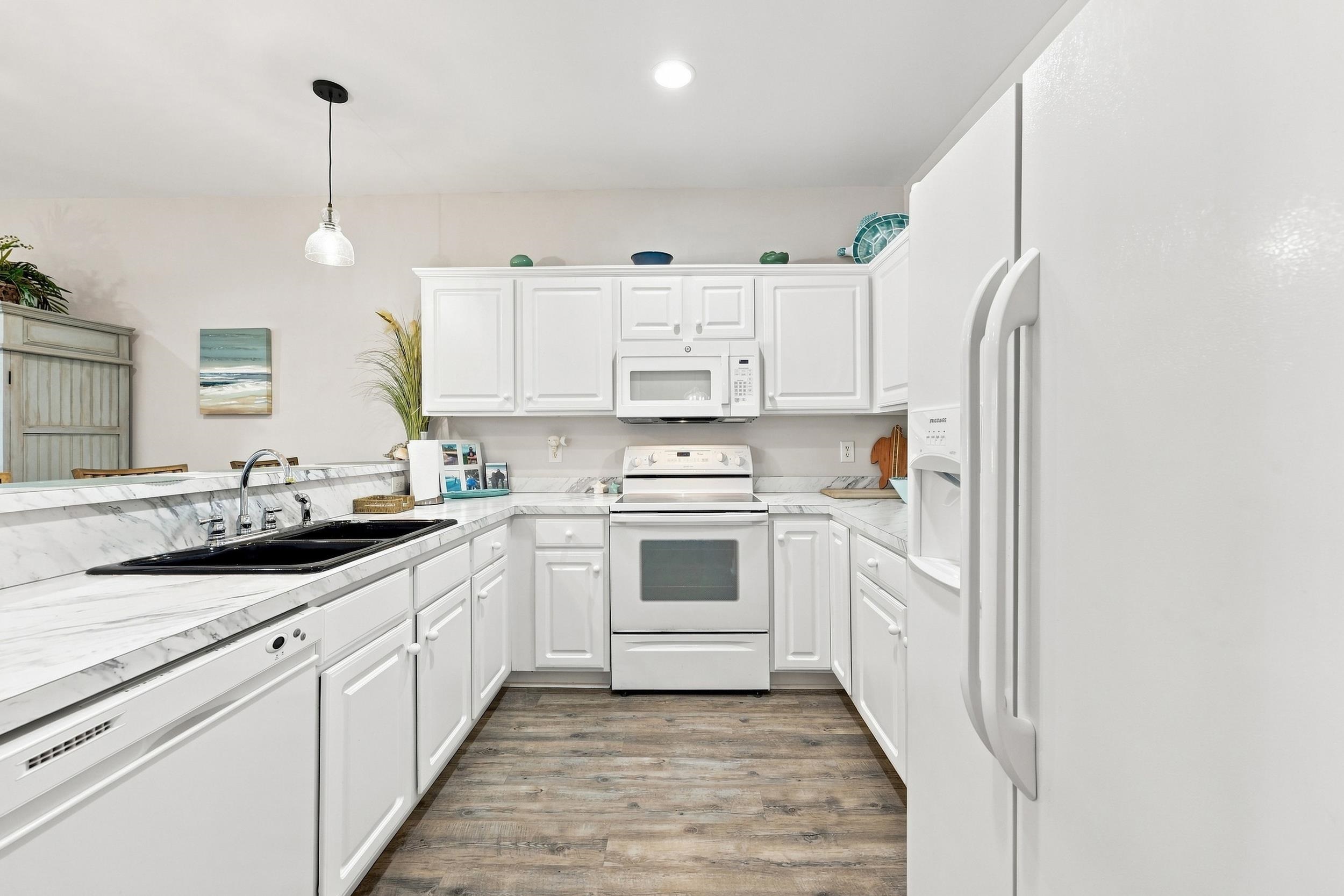 1058 Sea Mountain Hwy. Property Photo 2