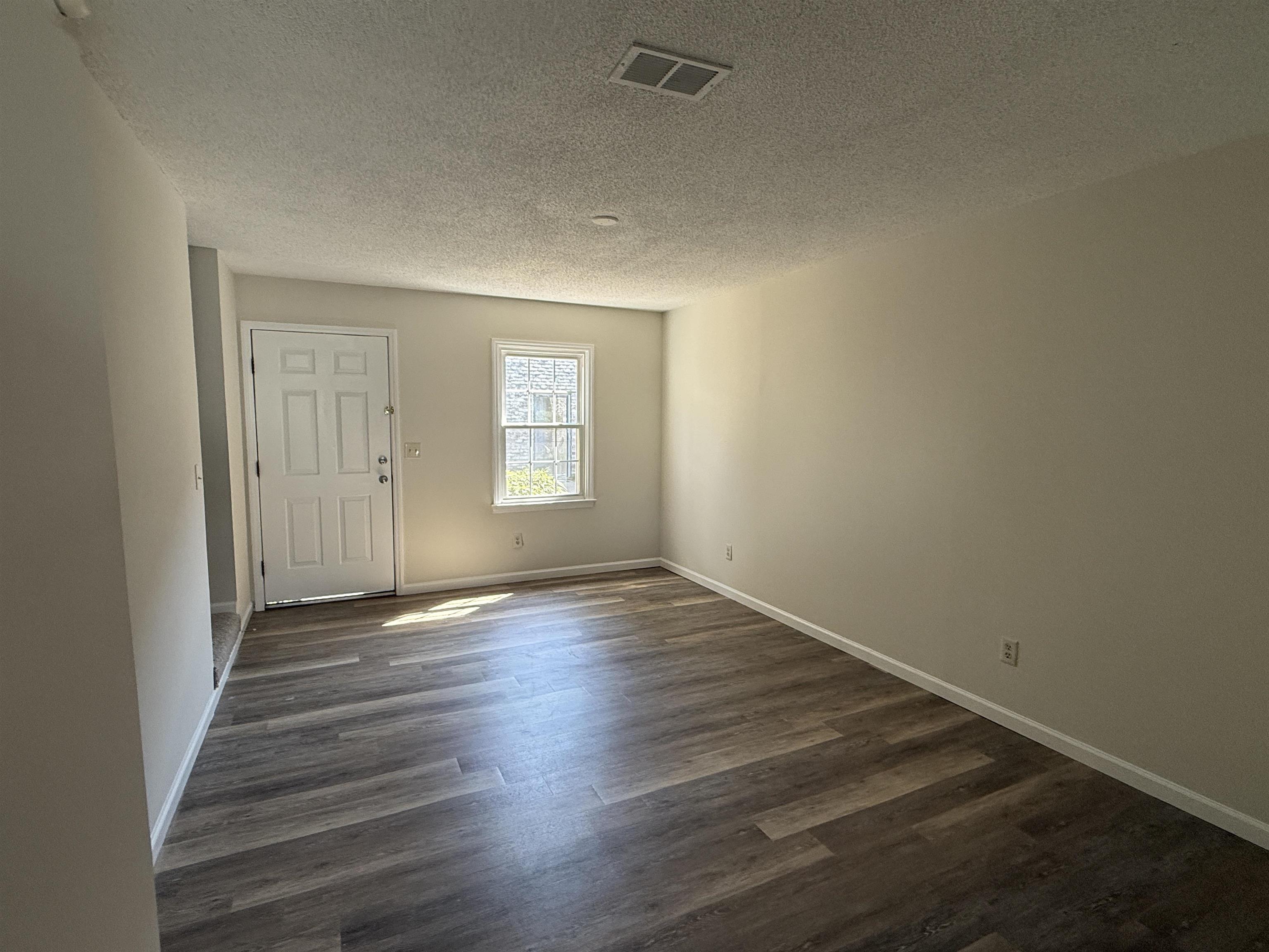 1506 Havens Dr. Property Photo 4