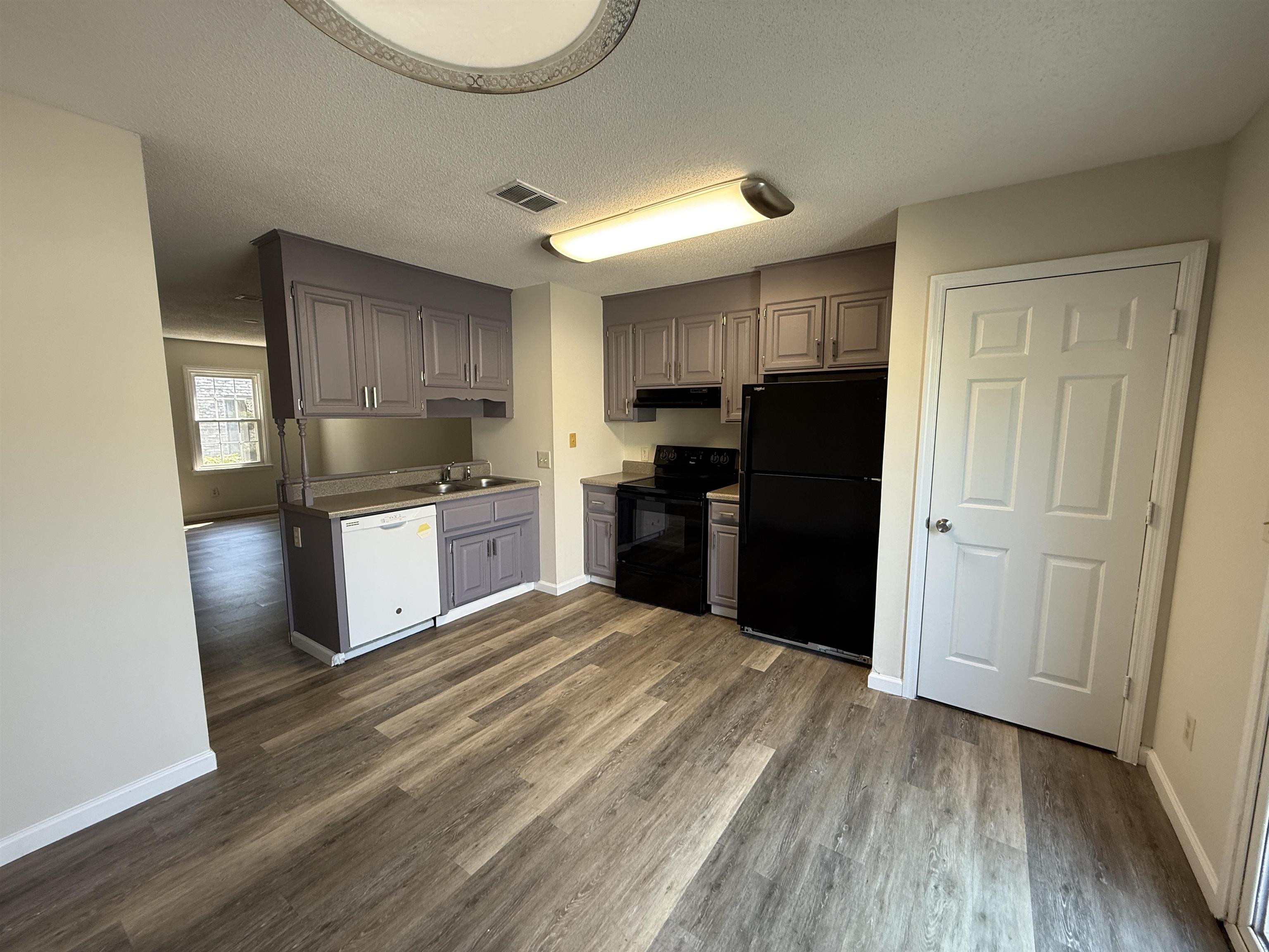 1506 Havens Dr. Property Photo 6