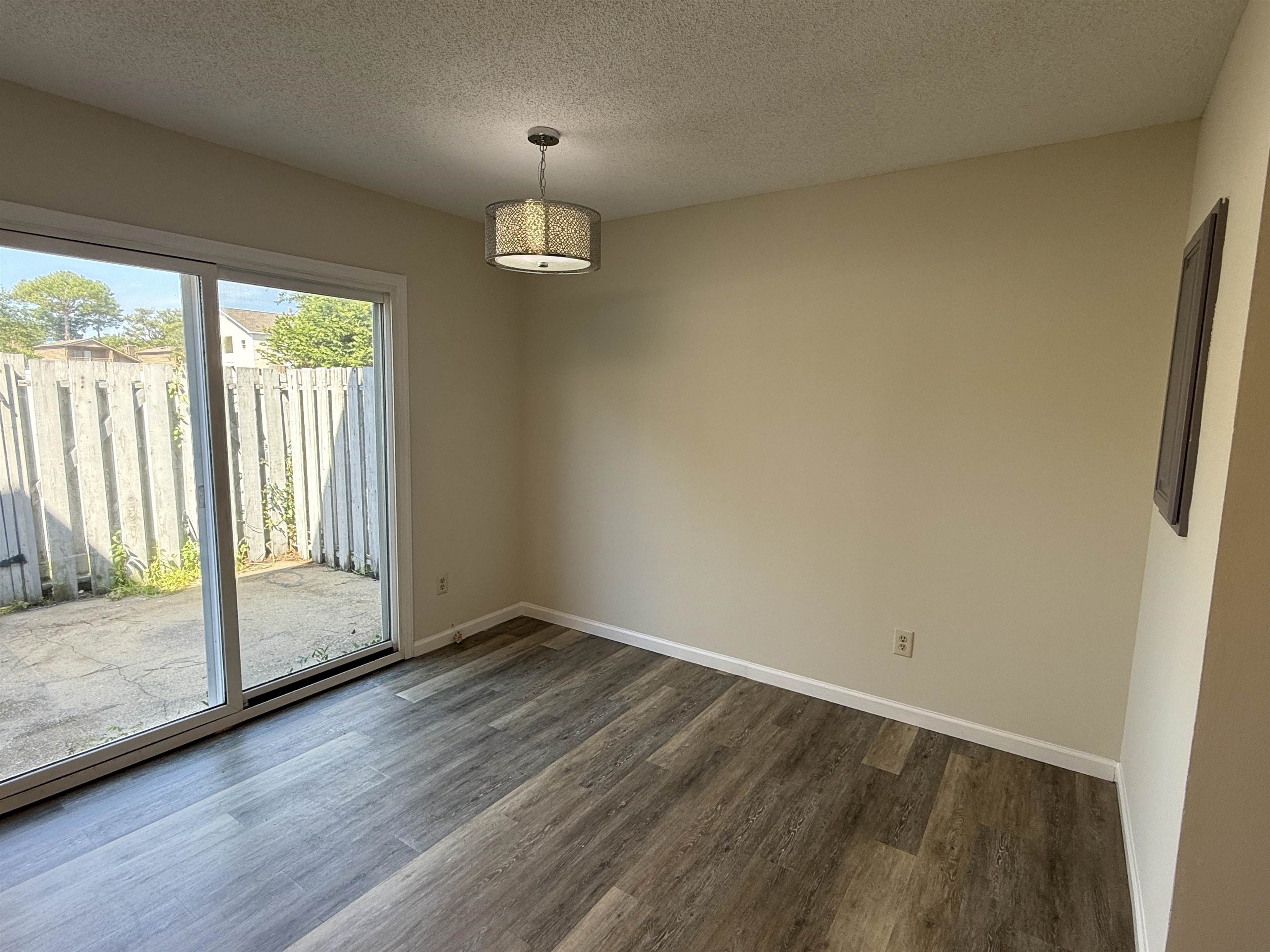 1506 Havens Dr. Property Photo 8