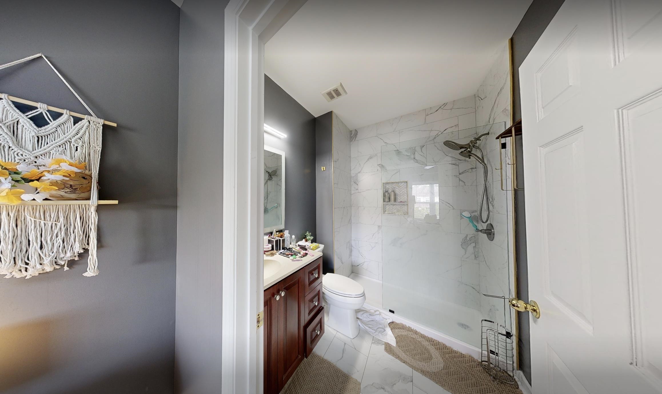 216 Castle Dr. Property Photo 17