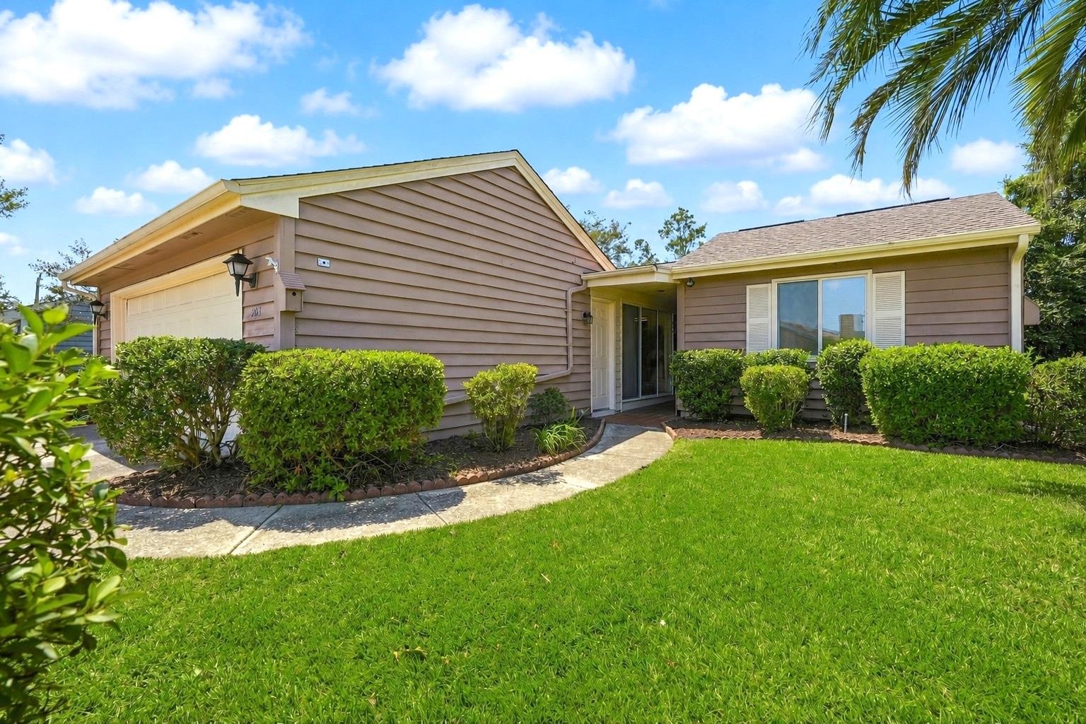 203 Birkdale Ln. Property Photo 2