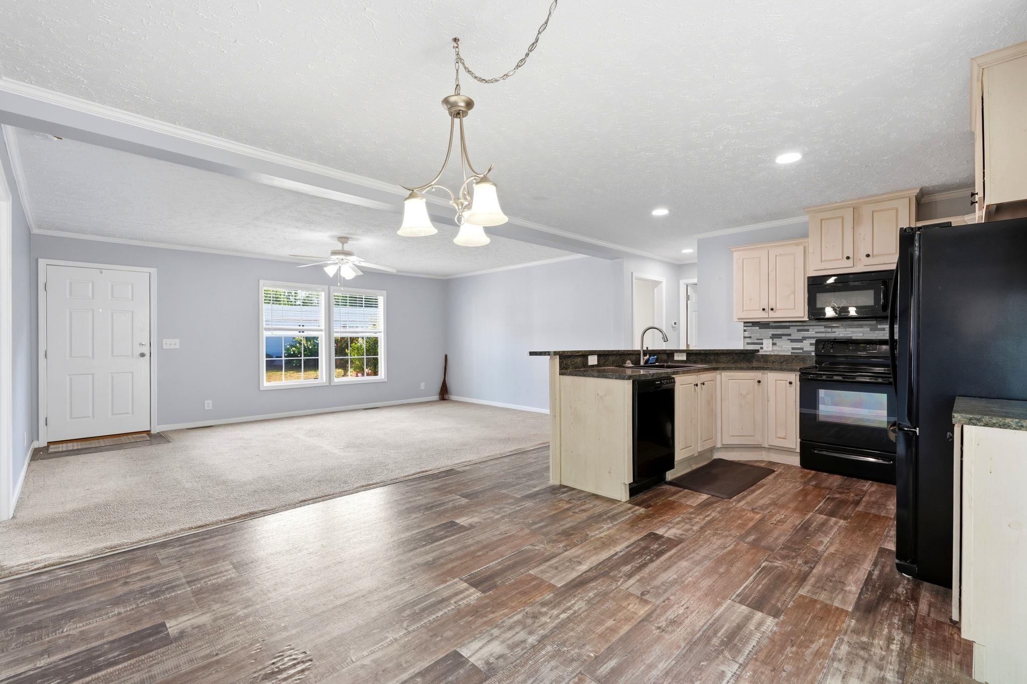4555 Manitook Dr. Property Photo 8