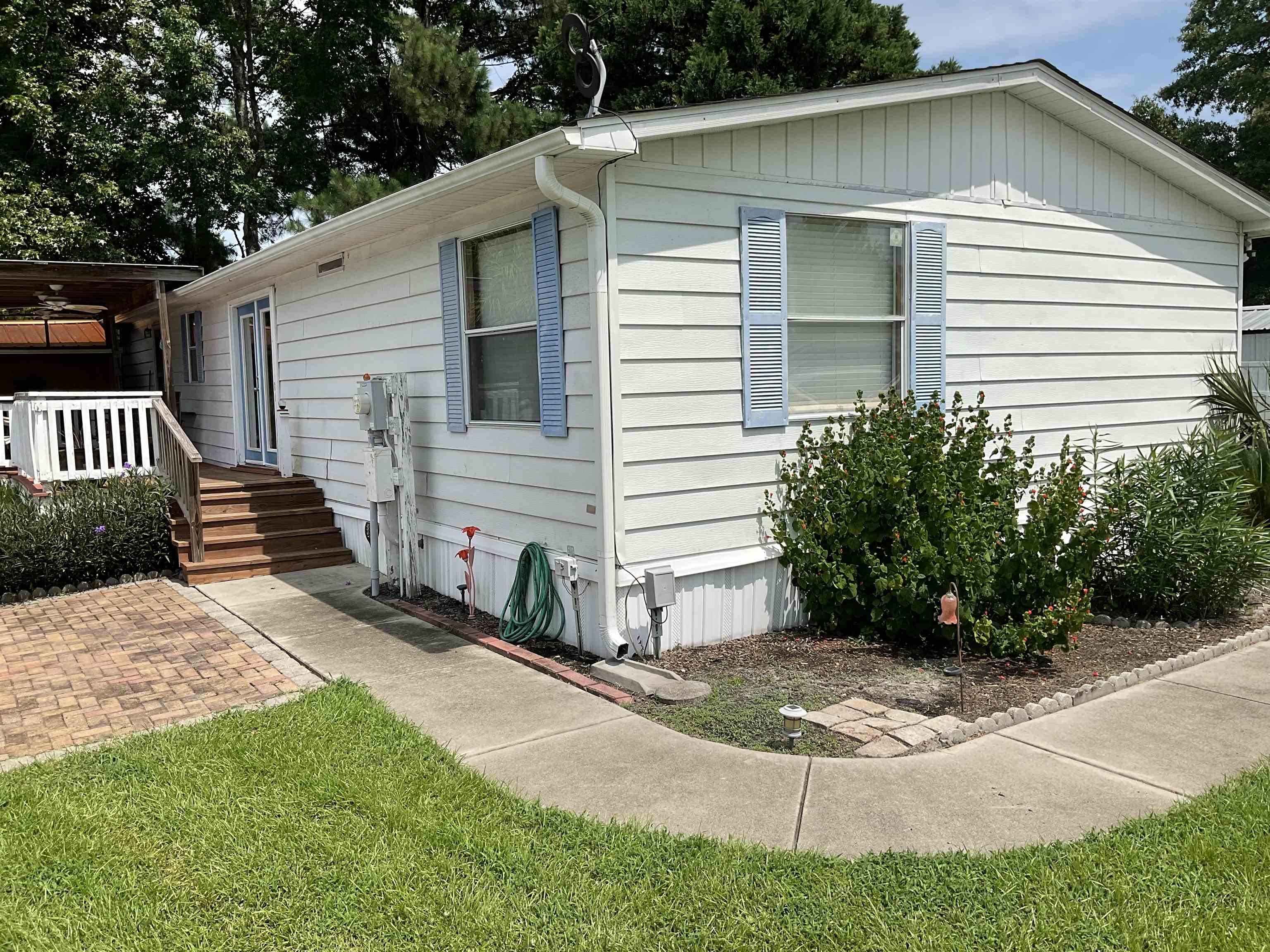 885 Hilander Dr. Property Photo 1