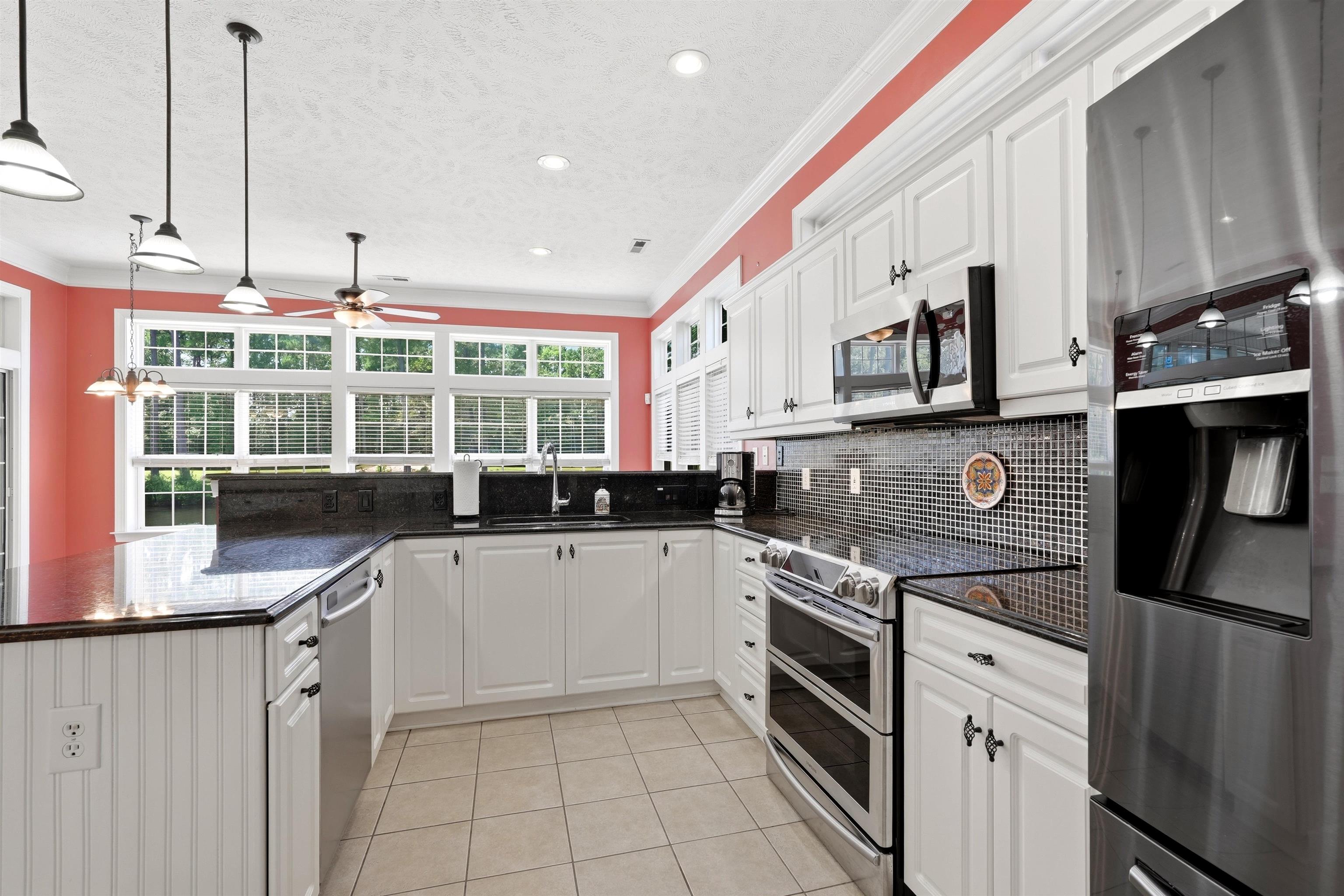 131 Wicklow Dr. Property Photo 12