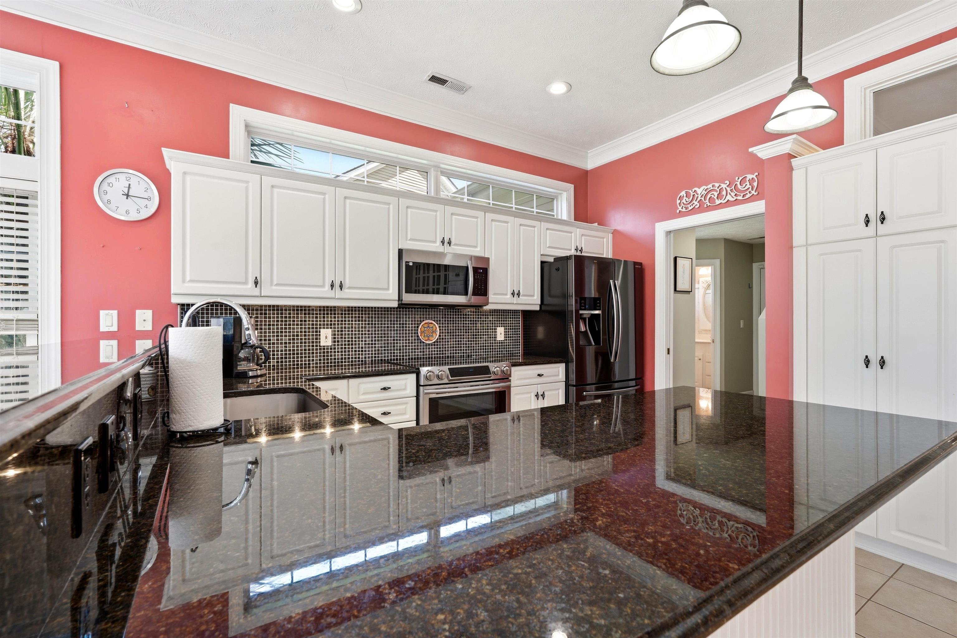 131 Wicklow Dr. Property Photo 15