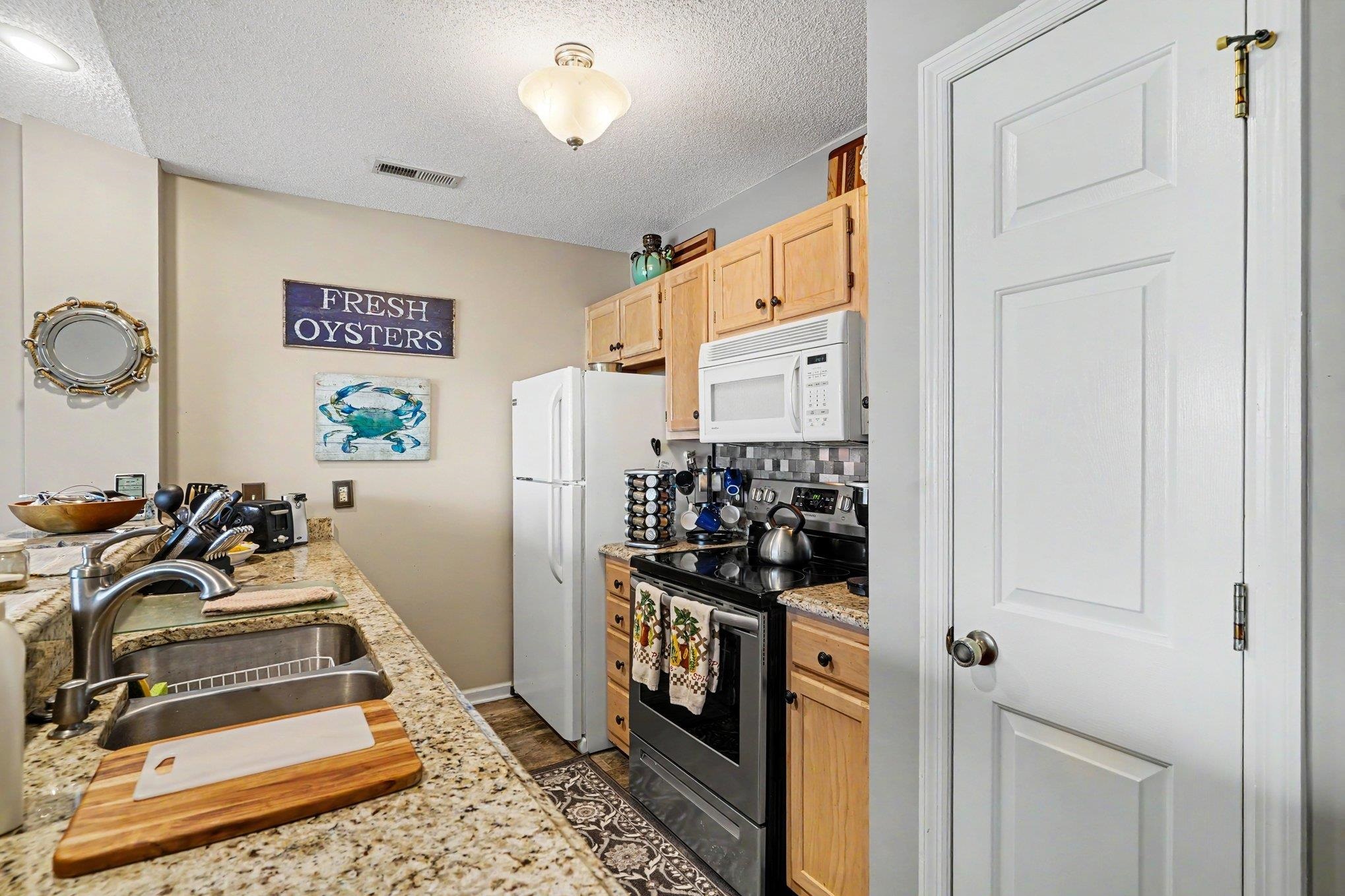 220 Landing Rd. Property Photo 9
