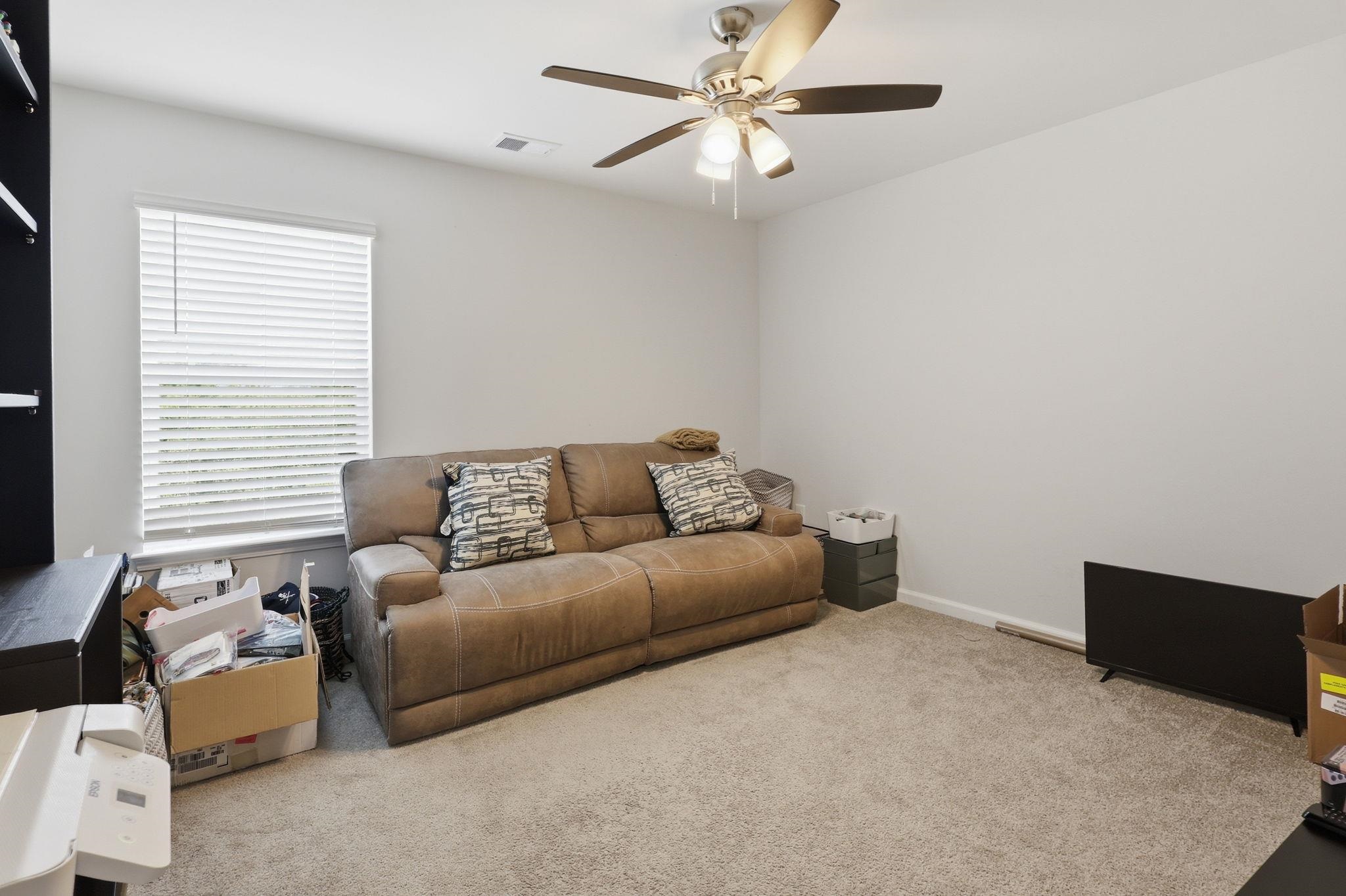 5085 Gladstone Dr Property Photo 24