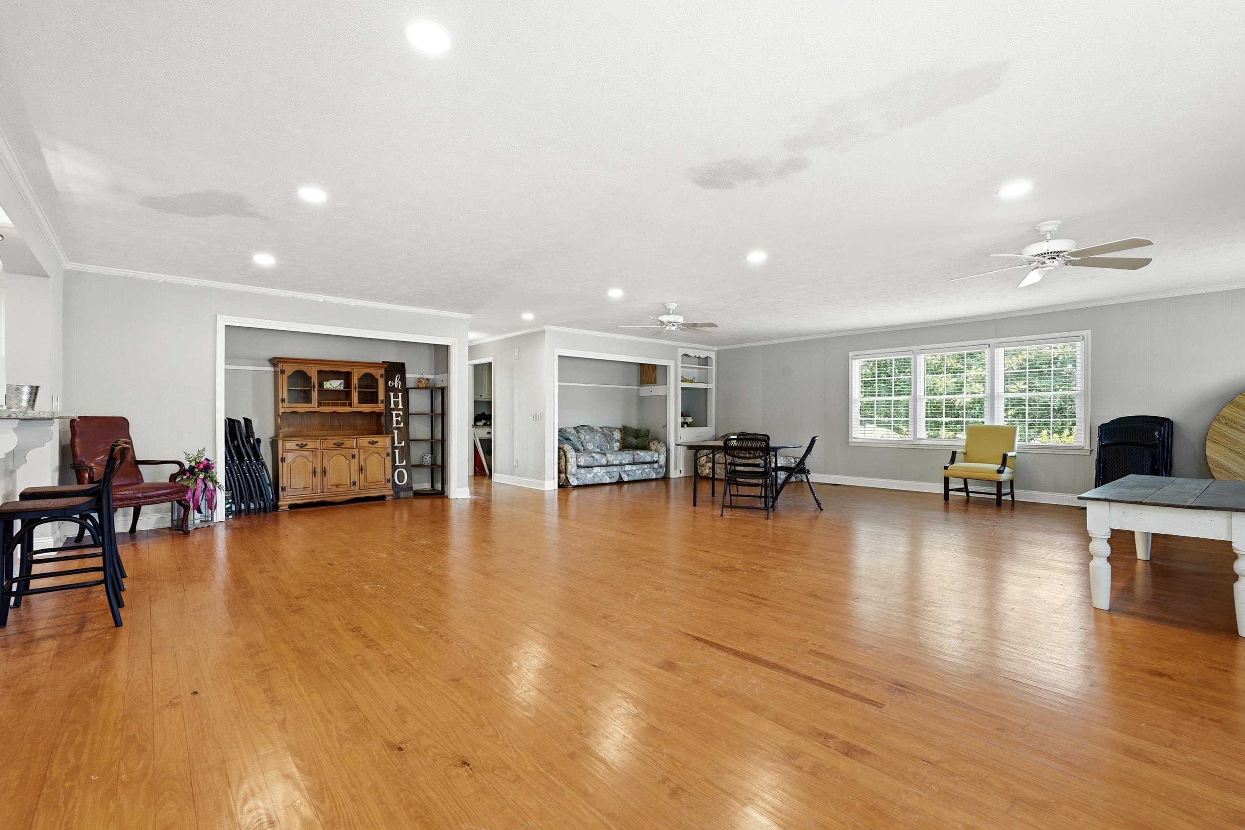 800 Elm St. Property Photo 9