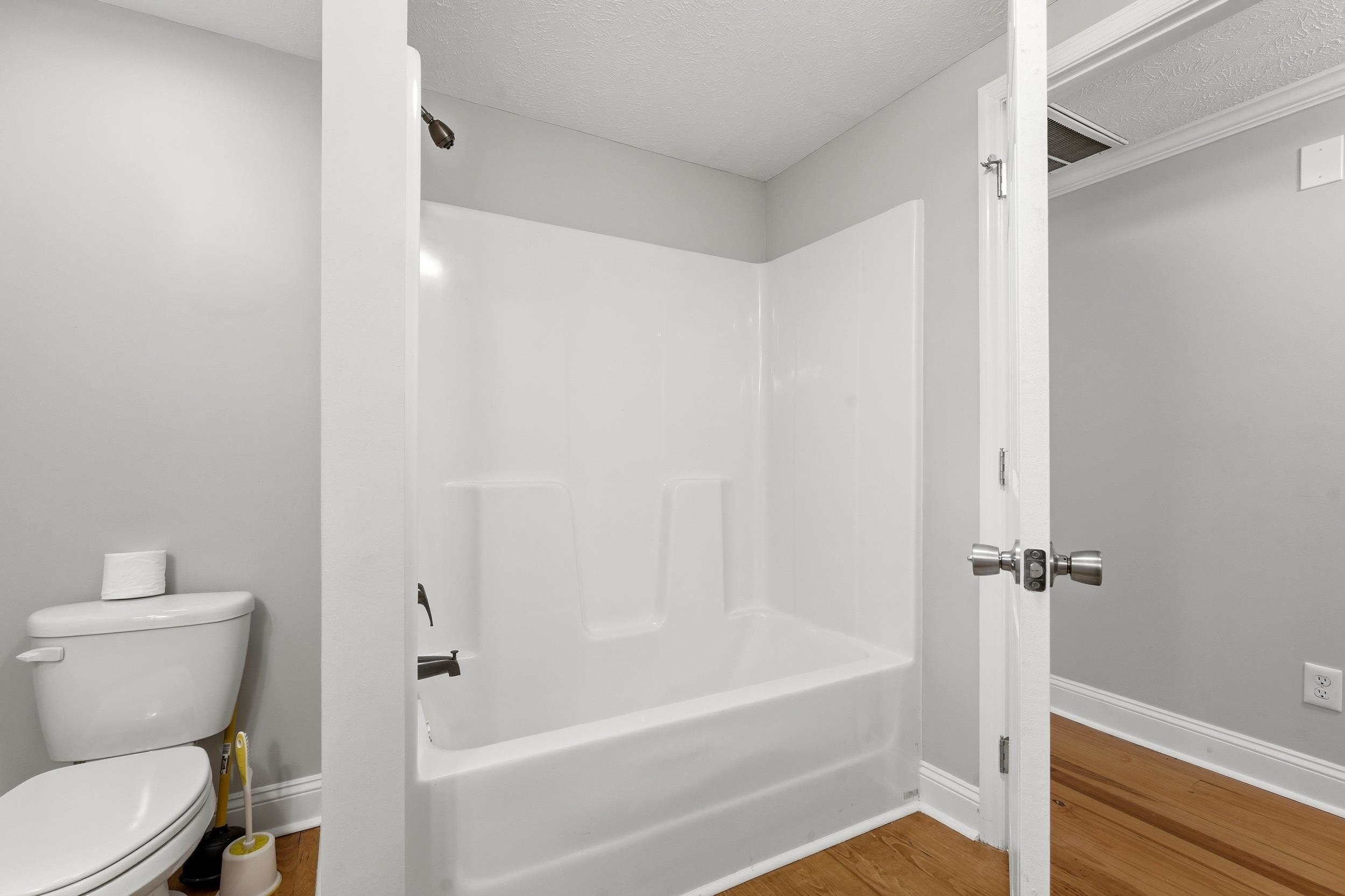 800 Elm St. Property Photo 21