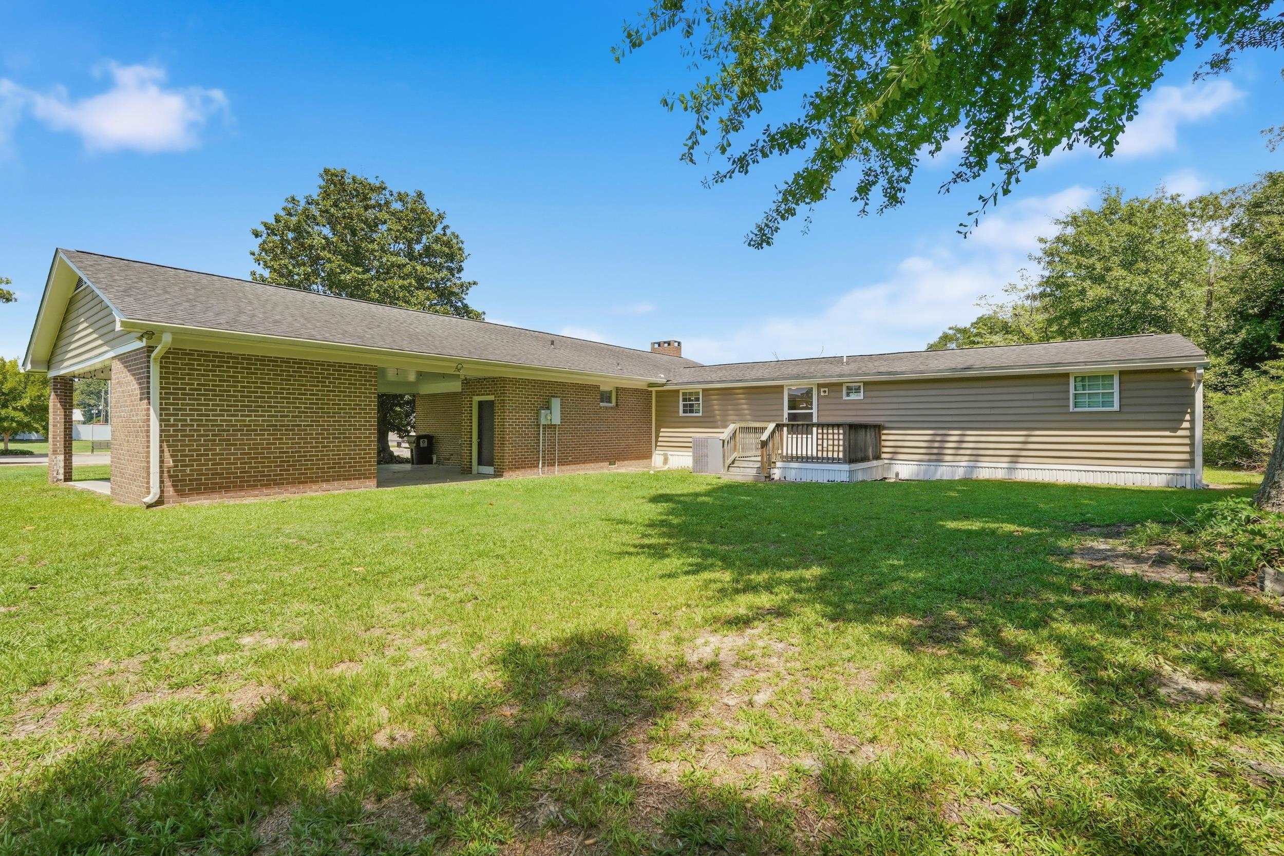 800 Elm St. Property Photo 31