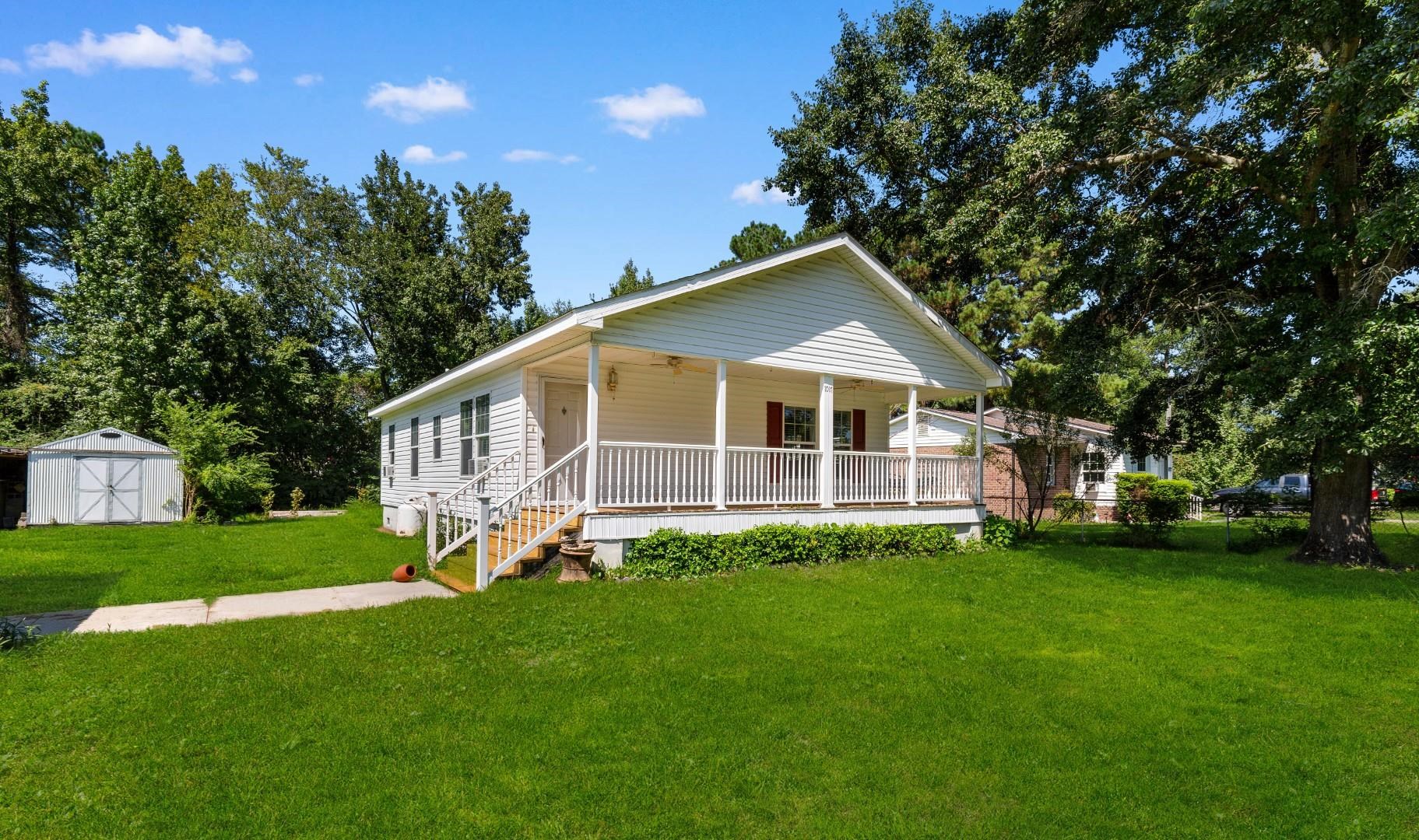 1017 Holt Rd. Property Photo 1