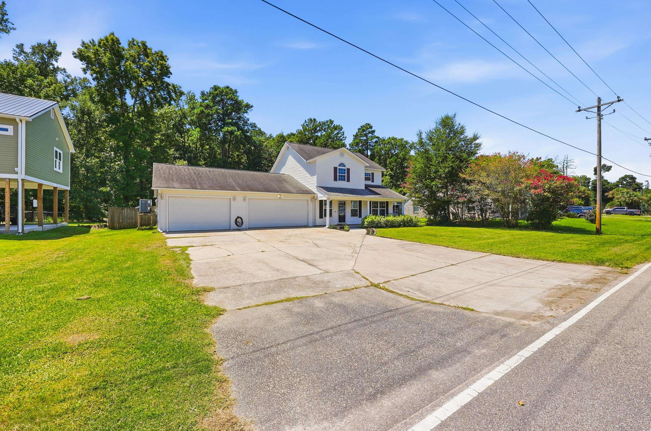 907 Folly Rd. Property Photo 2