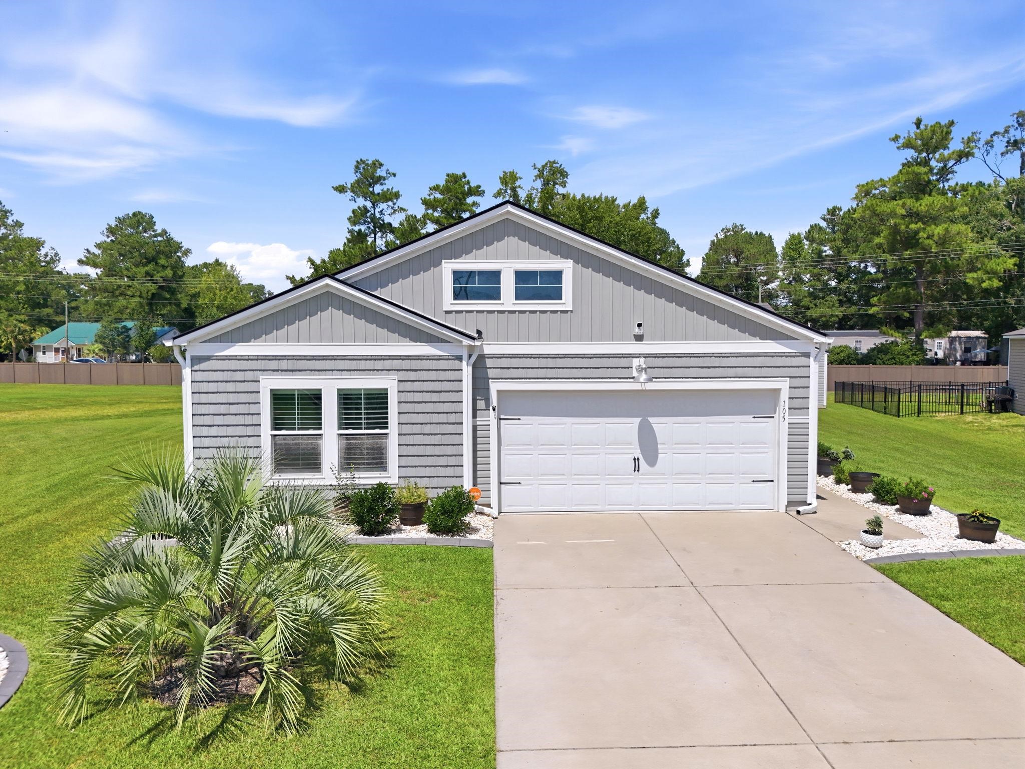 105 Cypress Tree Loop Property Photo 2