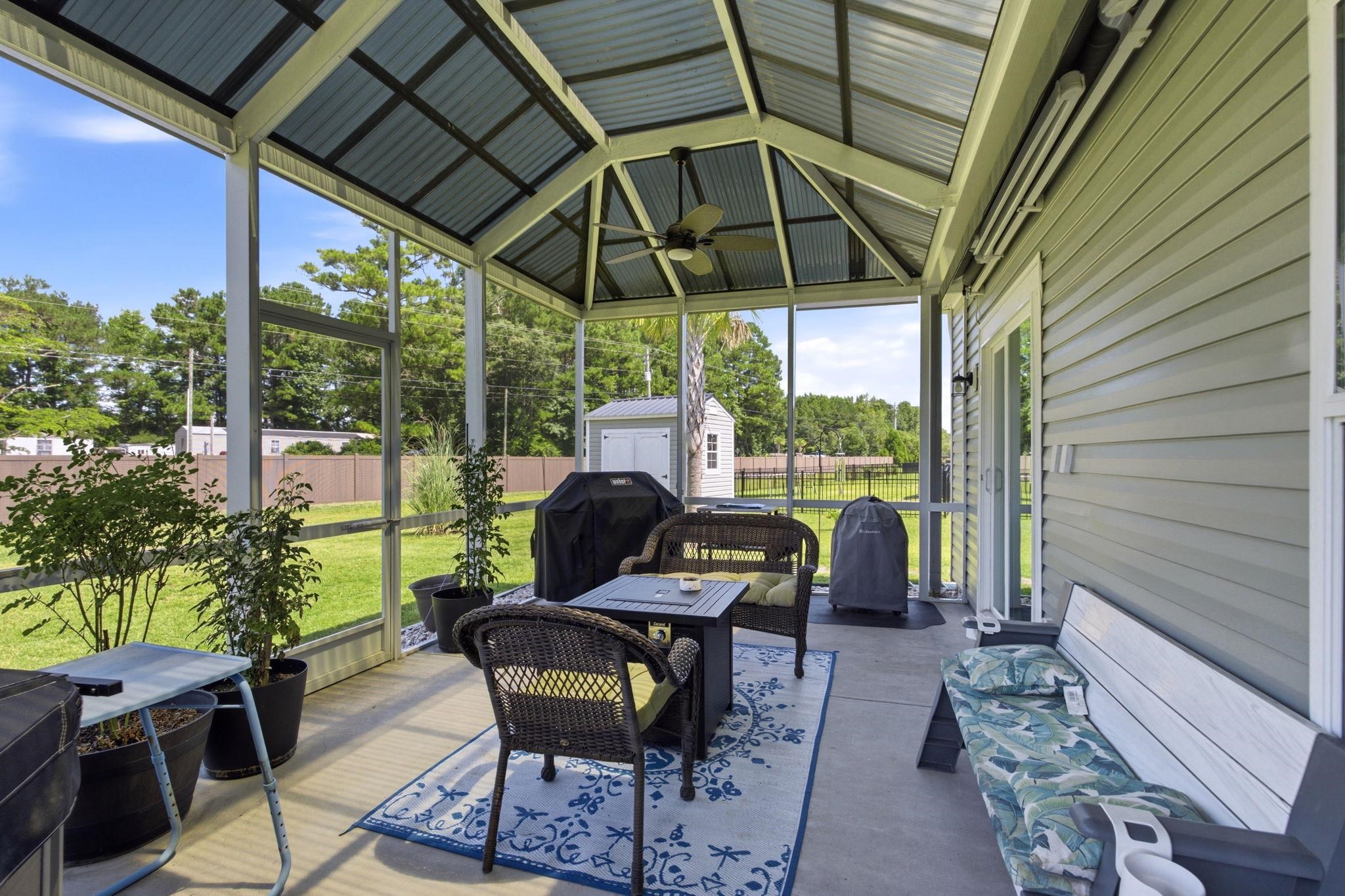 105 Cypress Tree Loop Property Photo 5