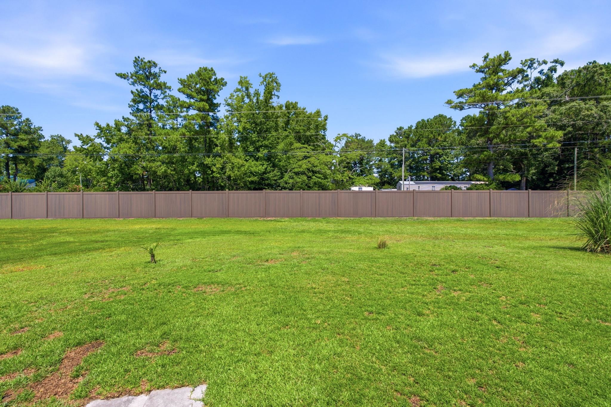 105 Cypress Tree Loop Property Photo 8