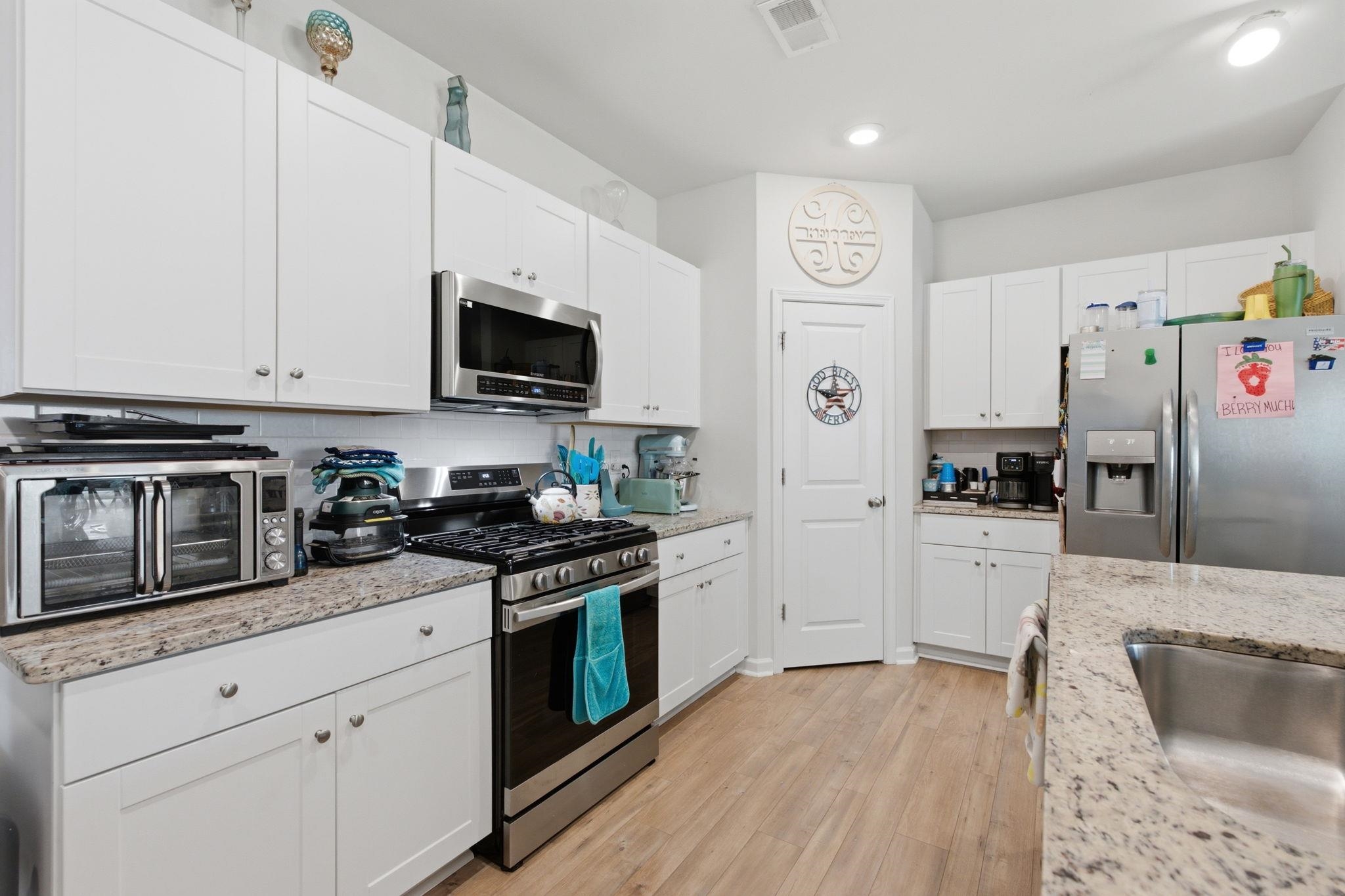 105 Cypress Tree Loop Property Photo 16