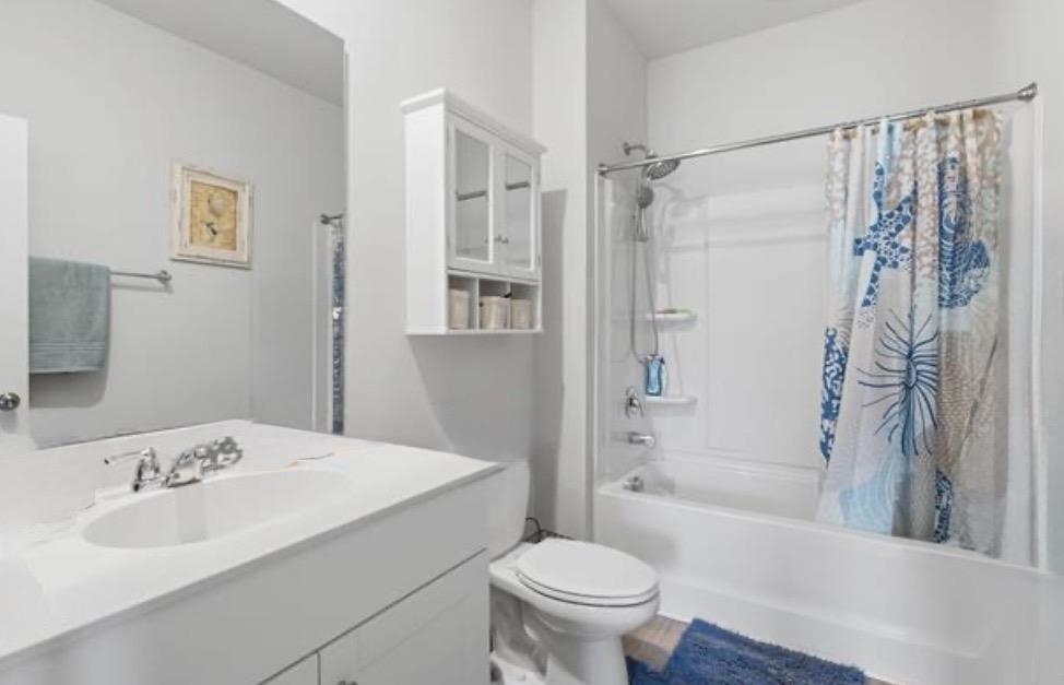 105 Cypress Tree Loop Property Photo 32