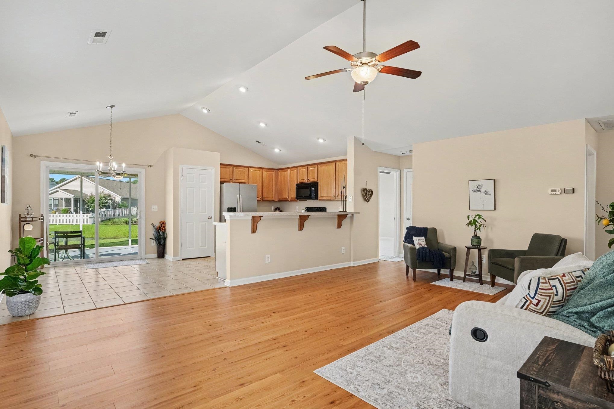 966 Bonita Loop Property Photo 4