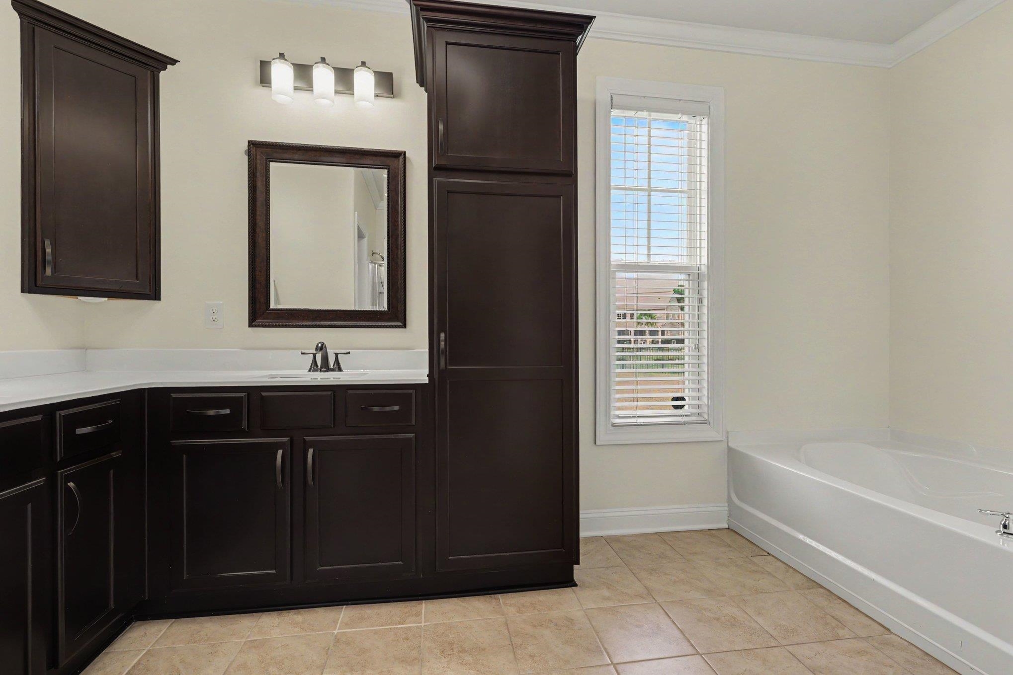 5712 Club Pines Ct. Property Photo 17