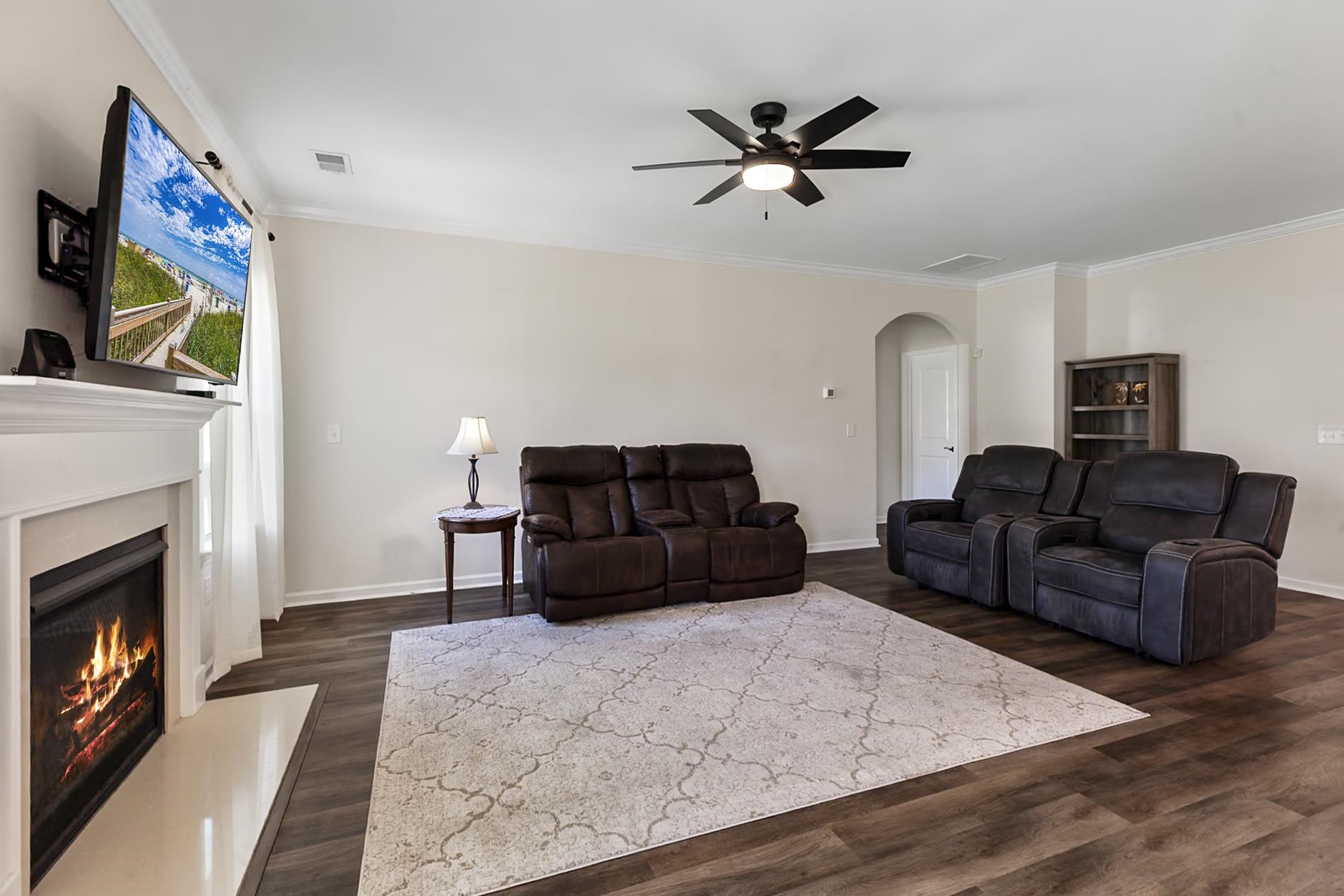 5162 Country Pine Dr. Property Photo 4