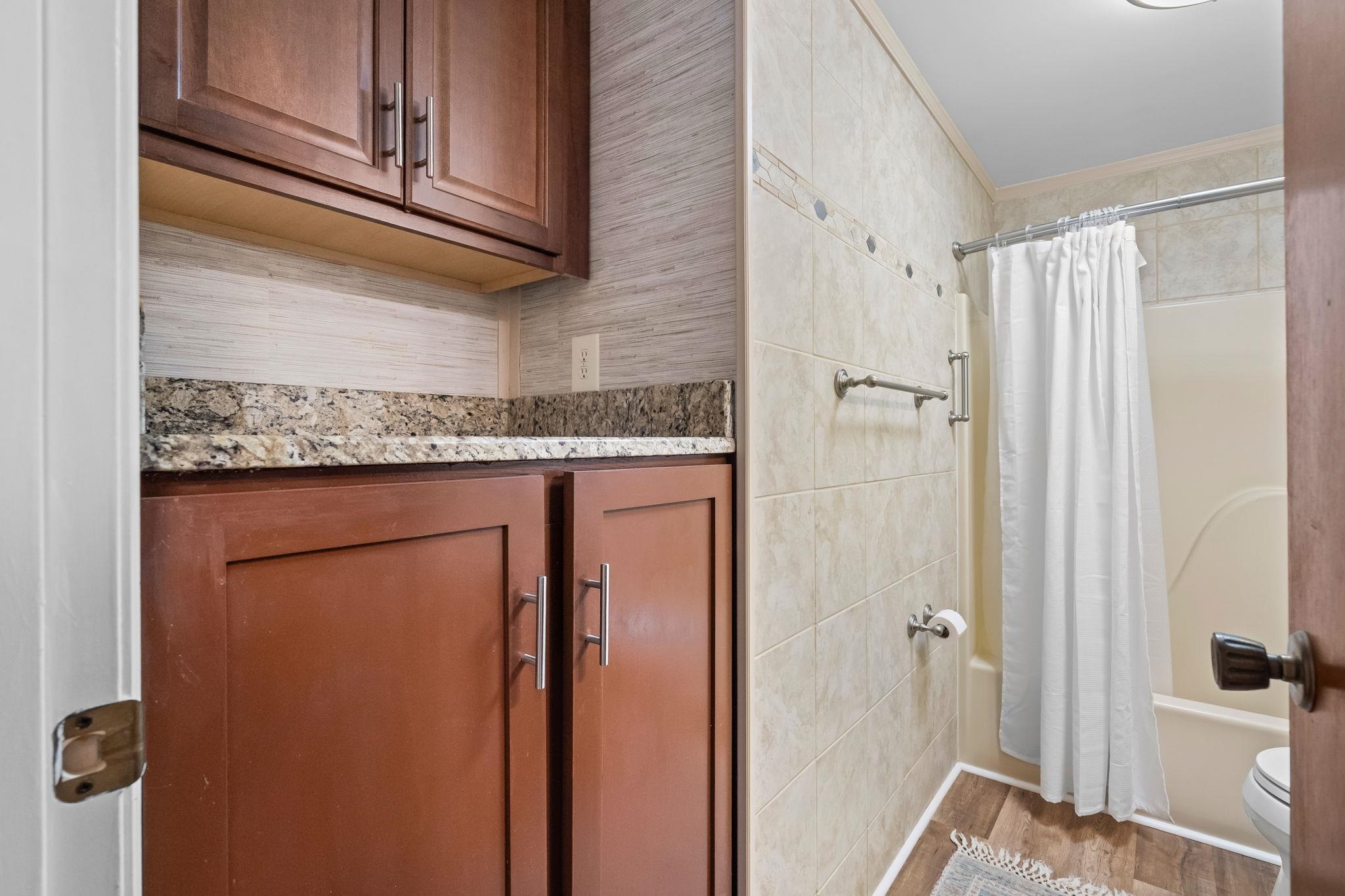 1880 Auburn Ln. Property Photo 25