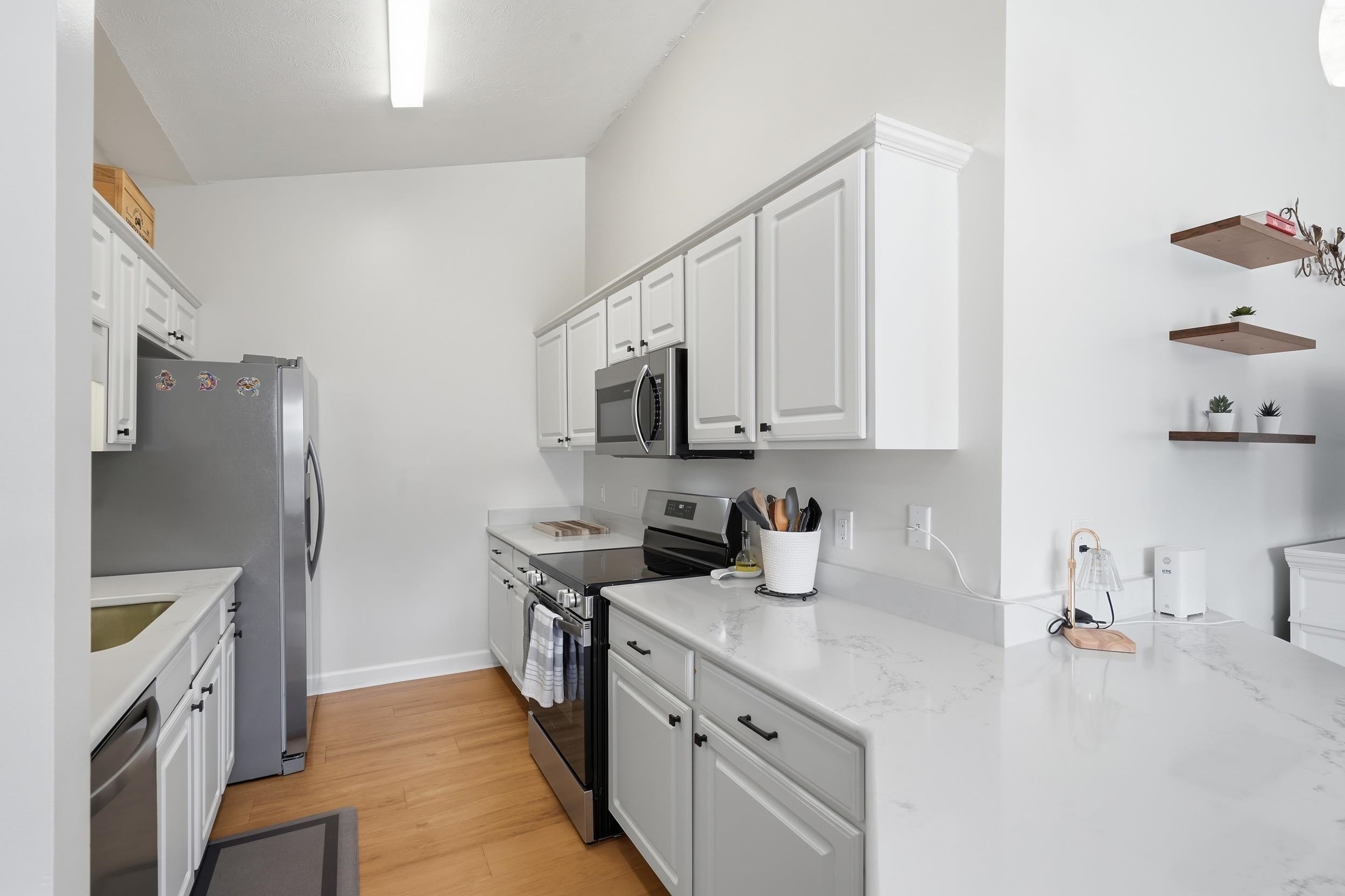 155 Westhaven Dr. Property Photo 3