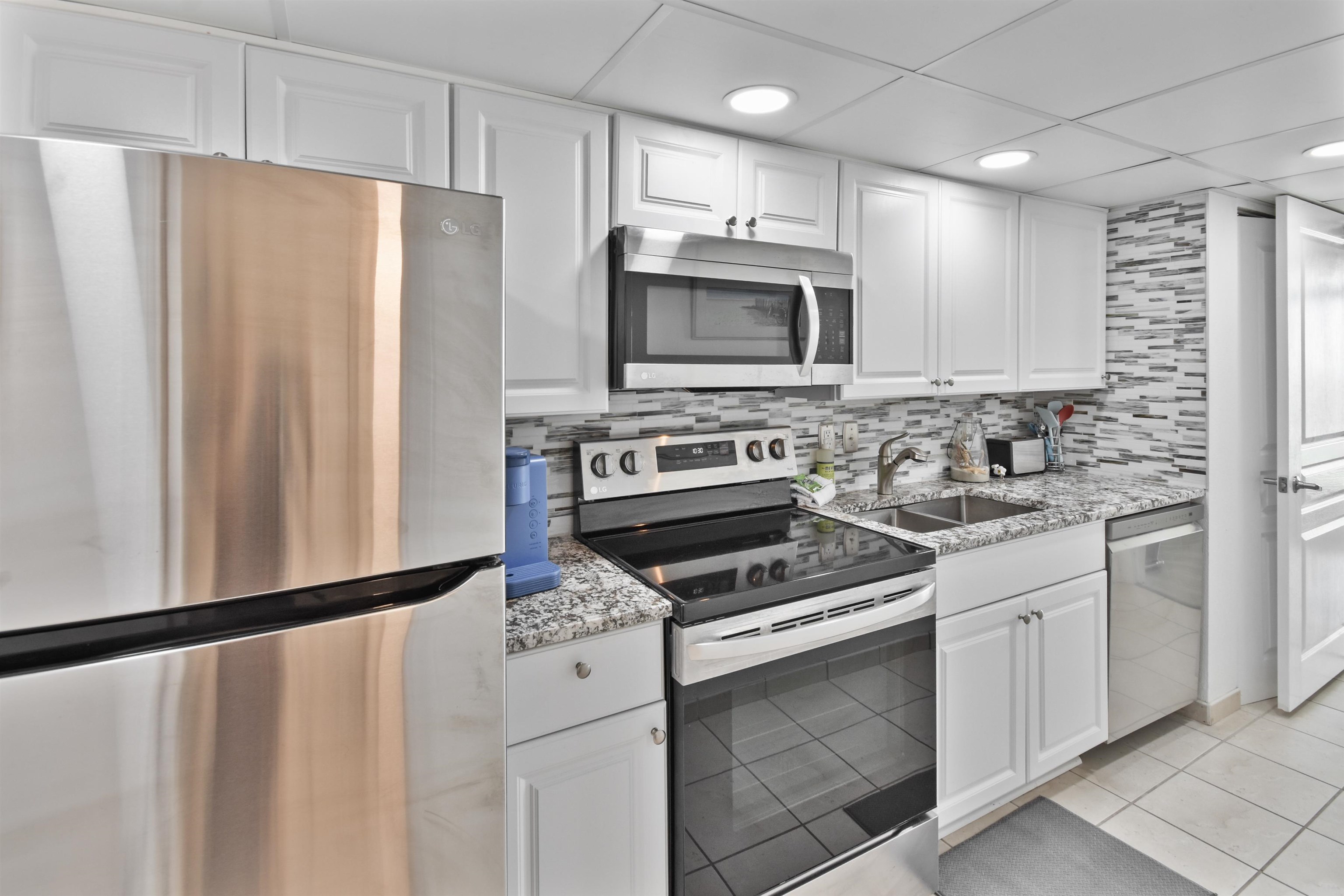 2711 S Ocean Blvd. Property Photo 7