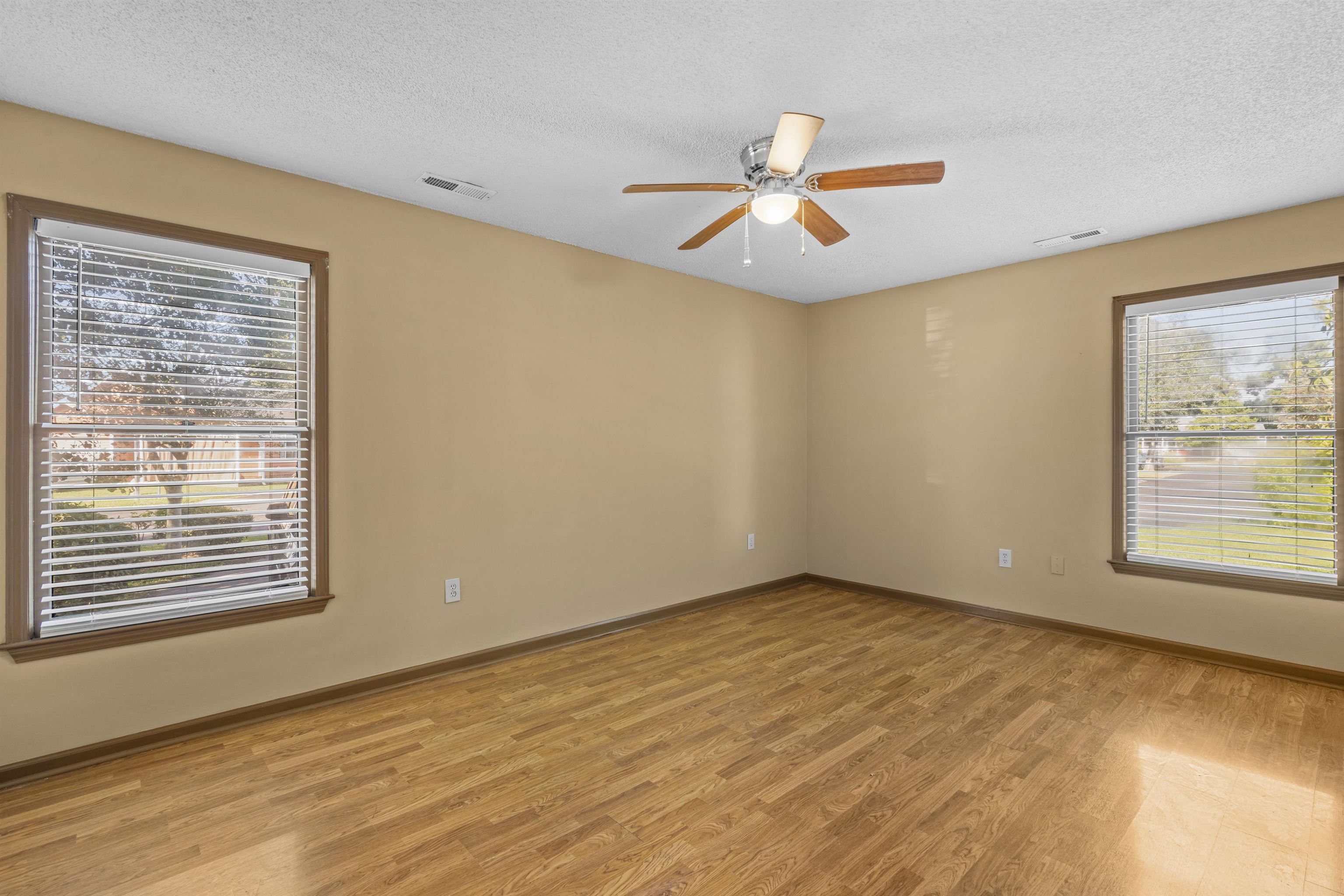 186 Williamsburg Rd. Property Photo 11