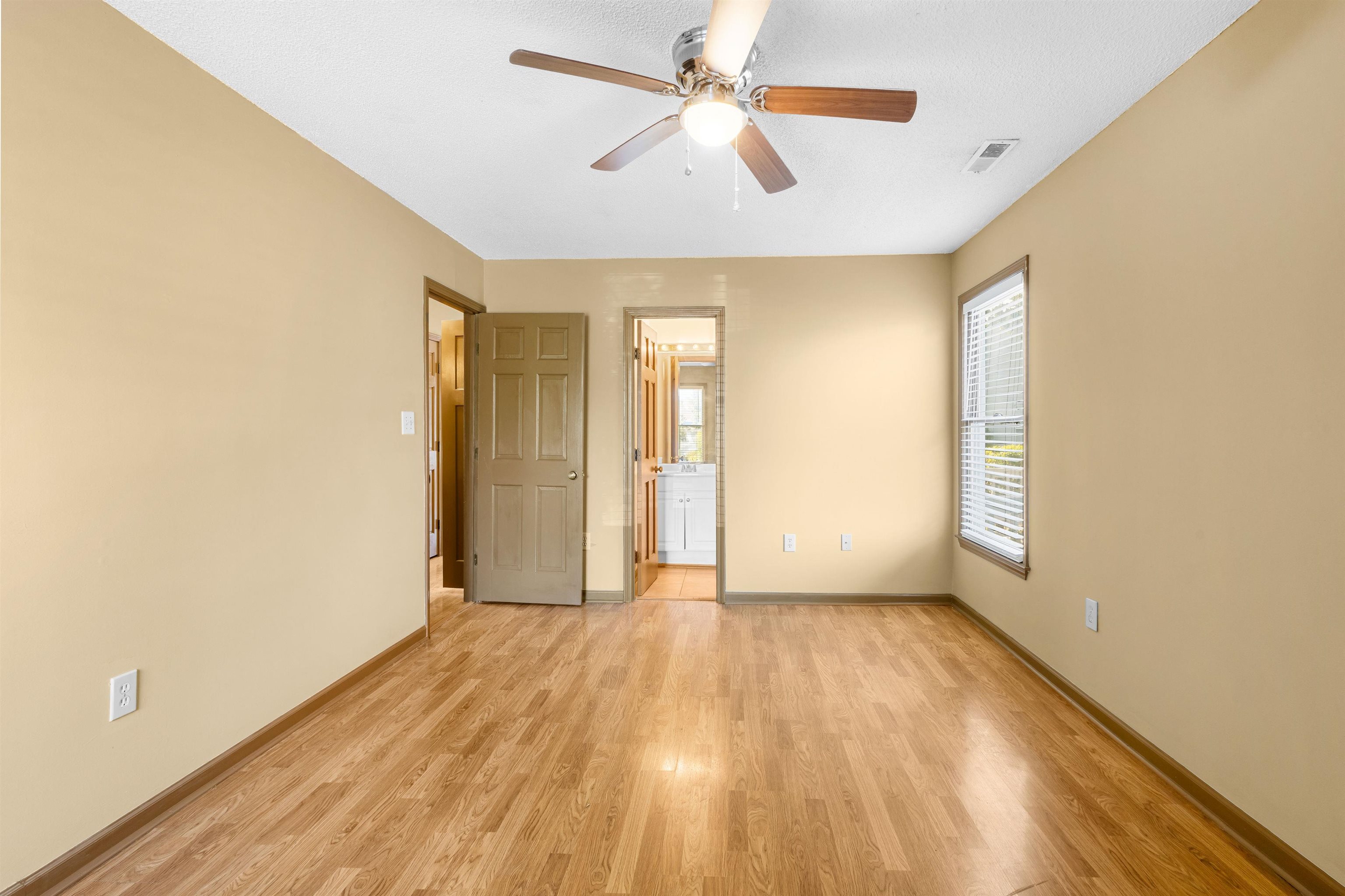 186 Williamsburg Rd. Property Photo 16