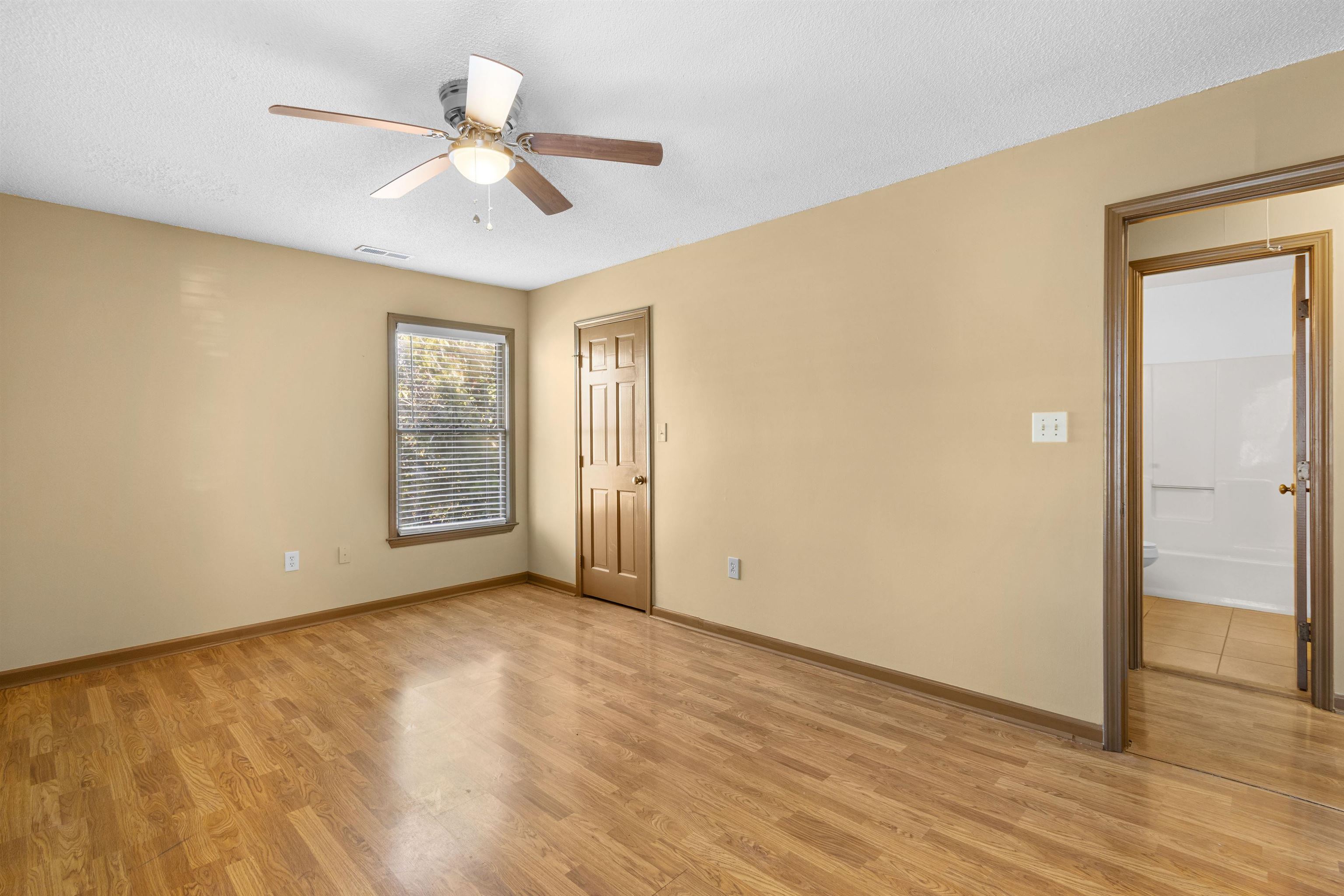 186 Williamsburg Rd. Property Photo 17