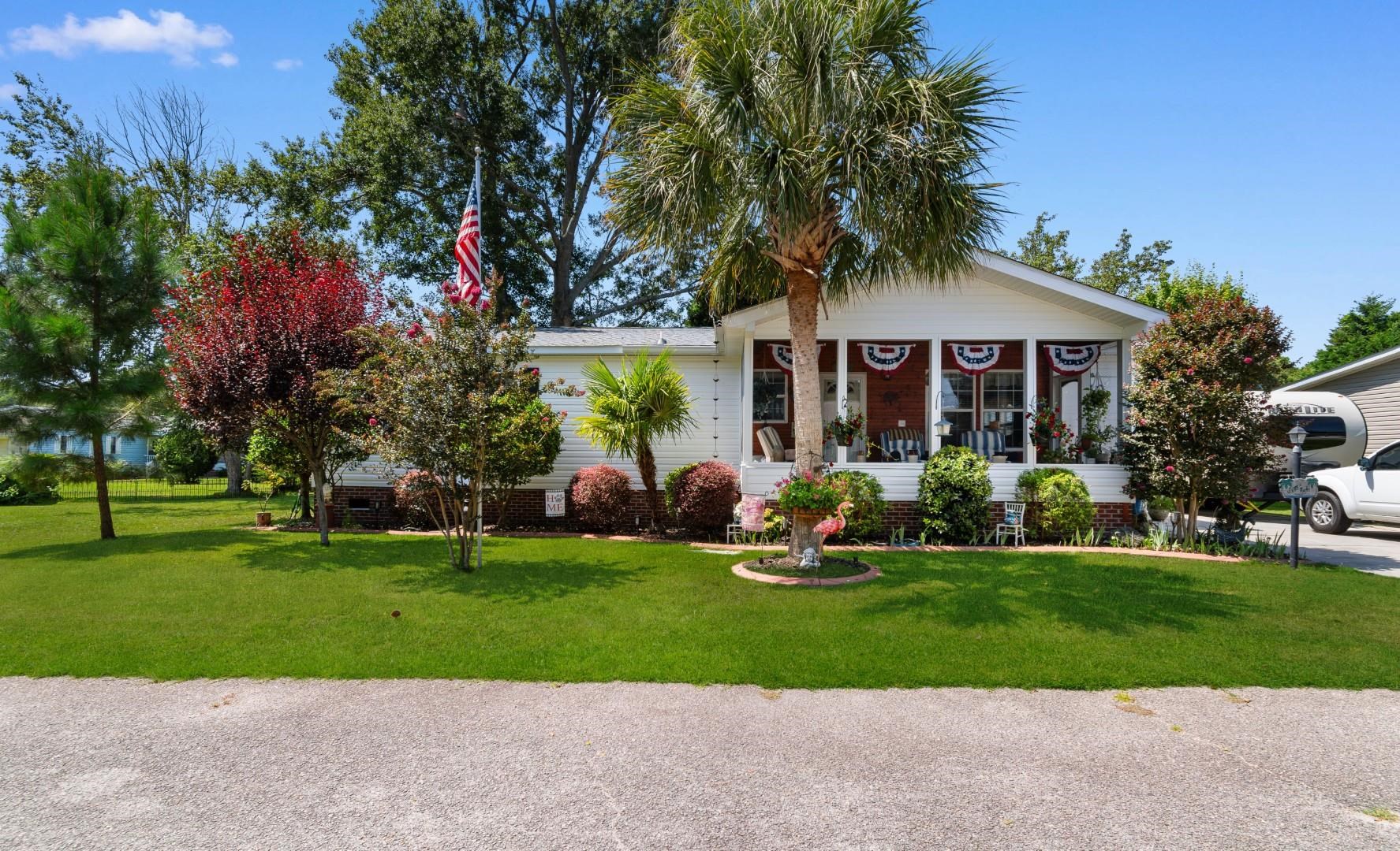 1649 Perry Circle