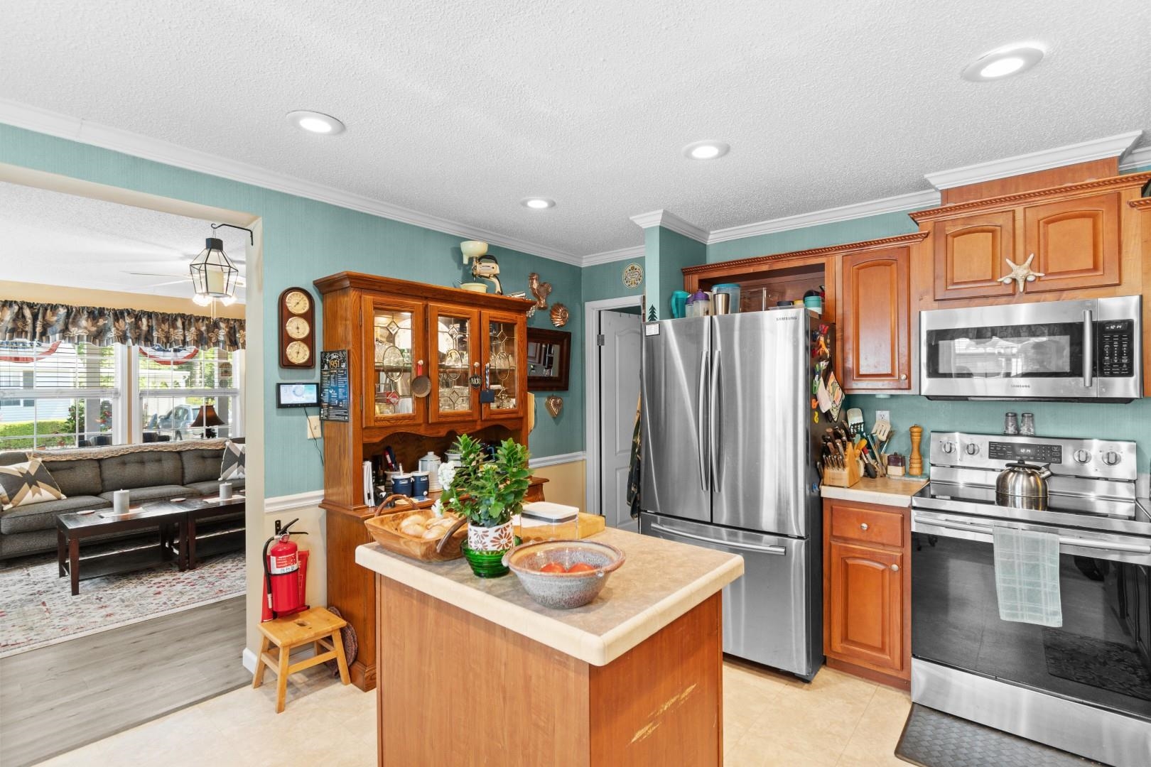 1649 Perry Circle Property Photo 4