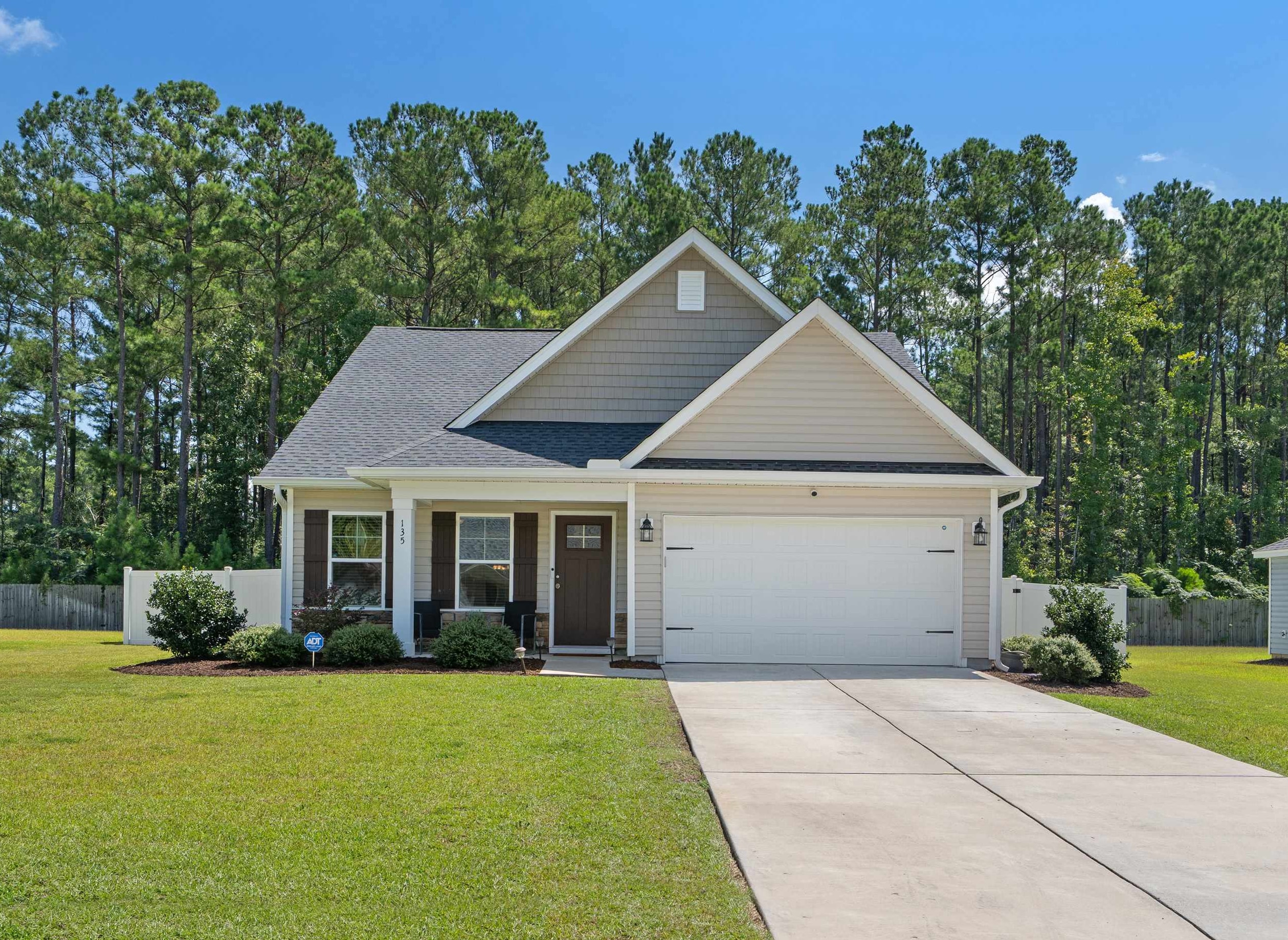 135 Kingston Bluff Dr. Property Photo 1